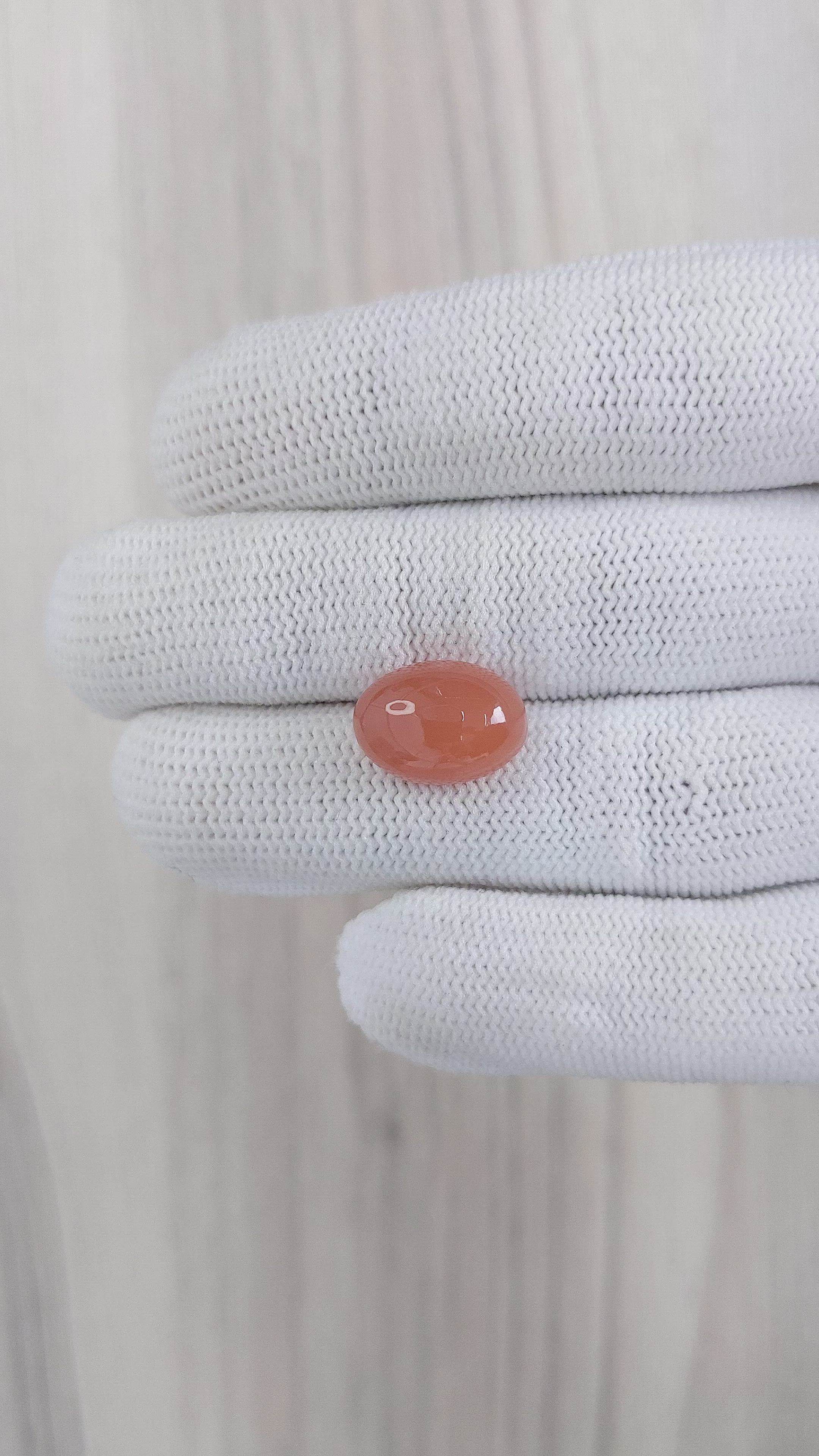 8.65 Ct. Cabochon Moonstone from Ceylon (Sri Lanka) Size Video