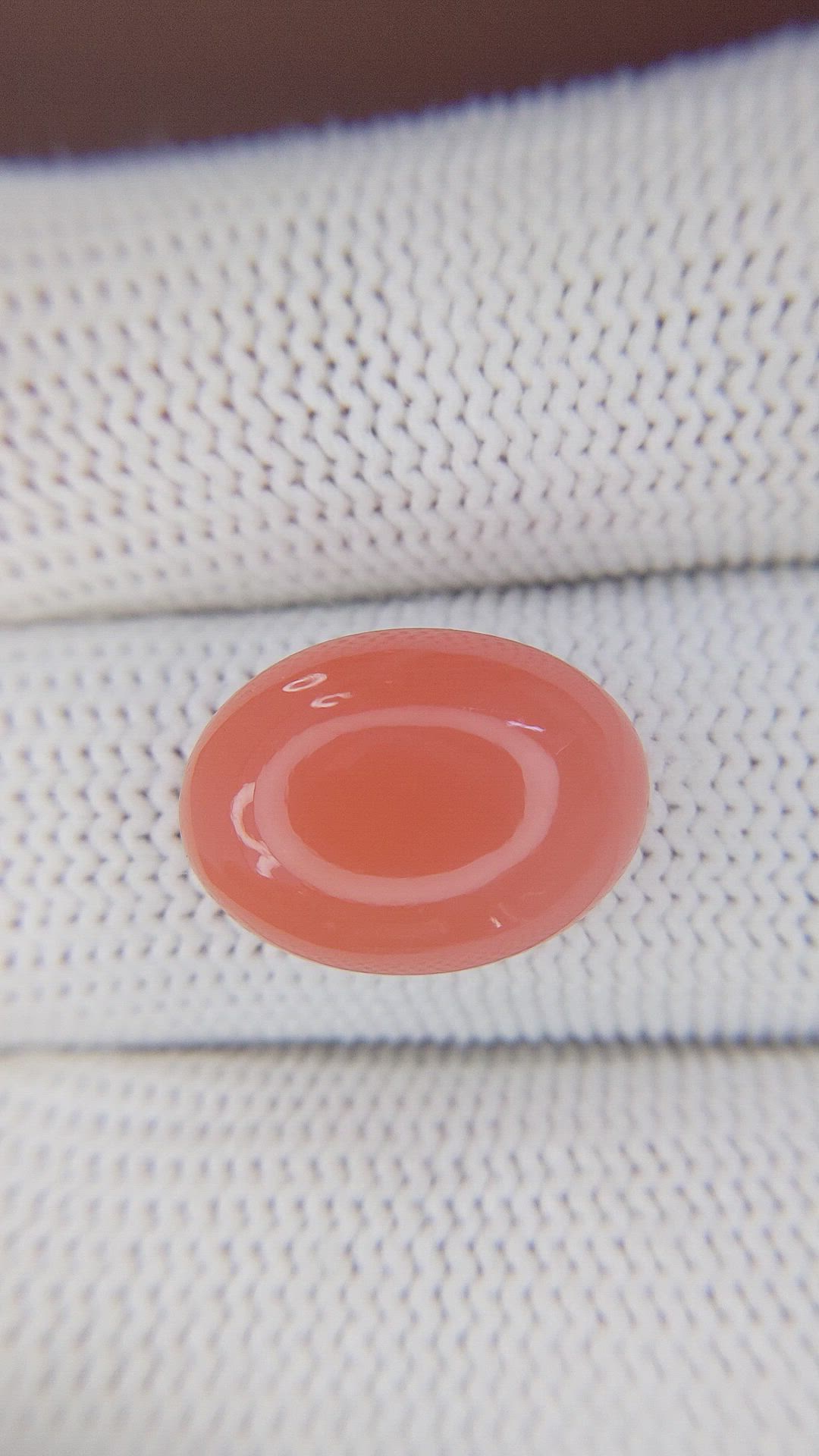 10.00 Ct. Cabochon Moonstone from Ceylon (Sri Lanka) Size Video