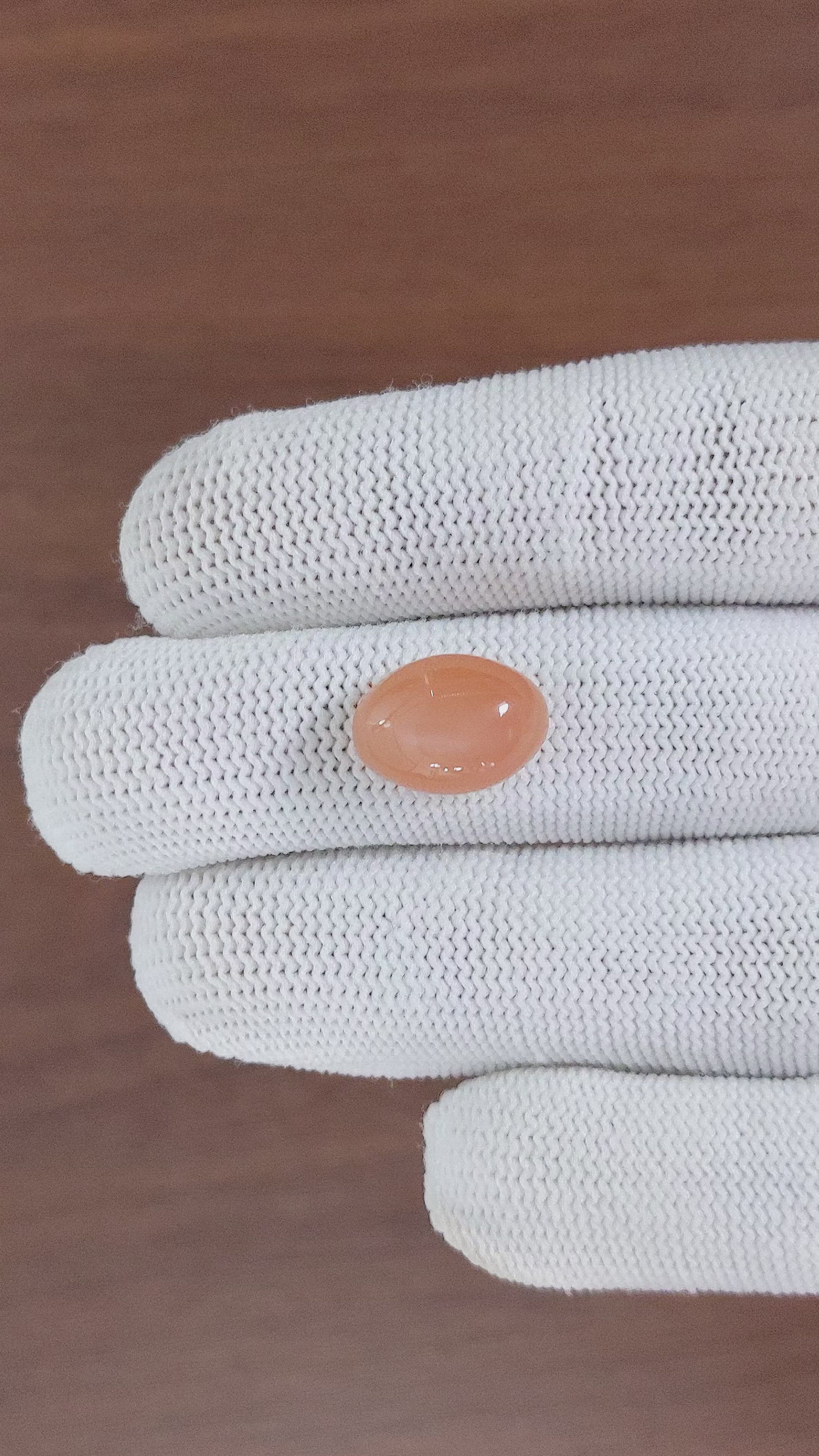 6.61 Ct. Cabochon Moonstone from Ceylon (Sri Lanka) Size Video