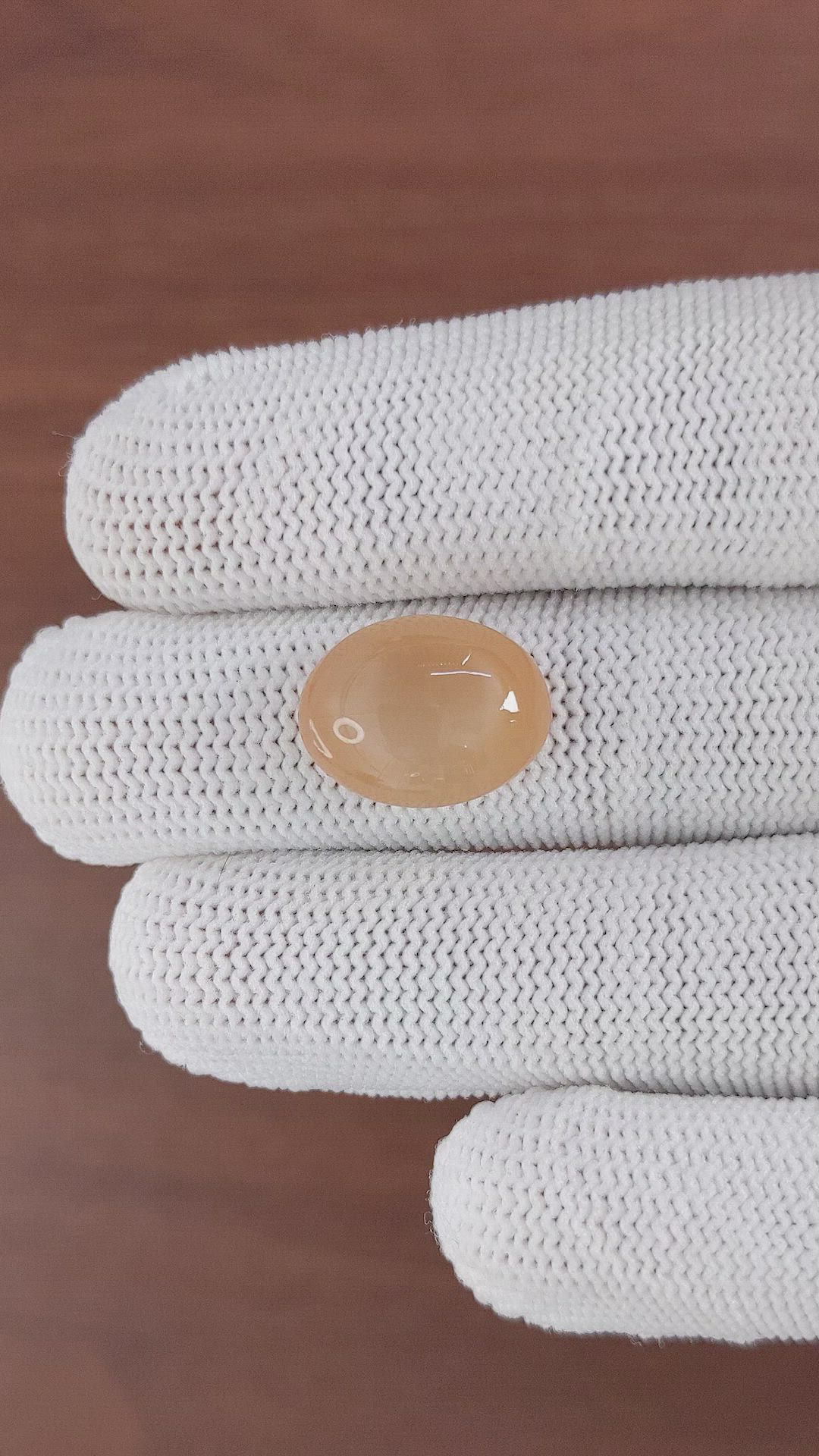 7.72 Ct. Cabochon Moonstone from Ceylon (Sri Lanka) Size Video