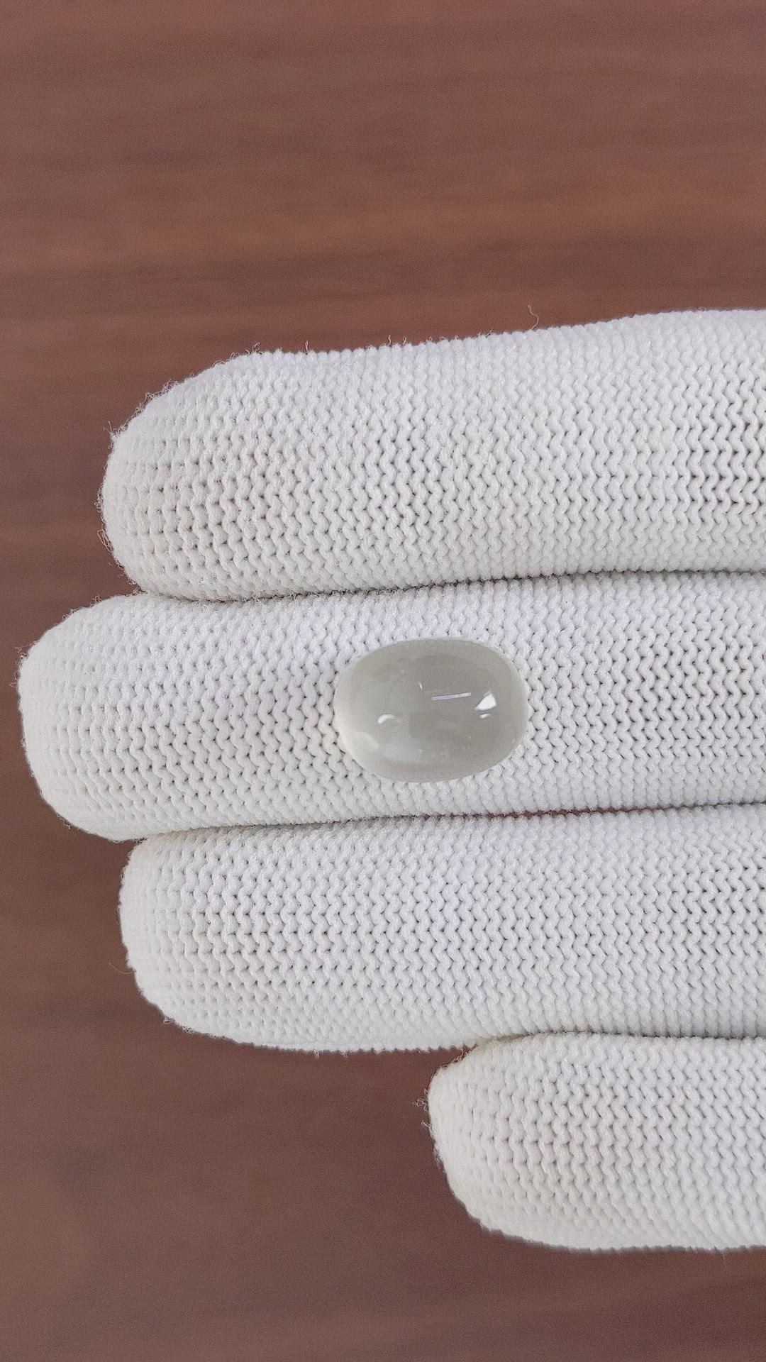 10.20 Ct. Cabochon Moonstone from Ceylon (Sri Lanka) Size Video