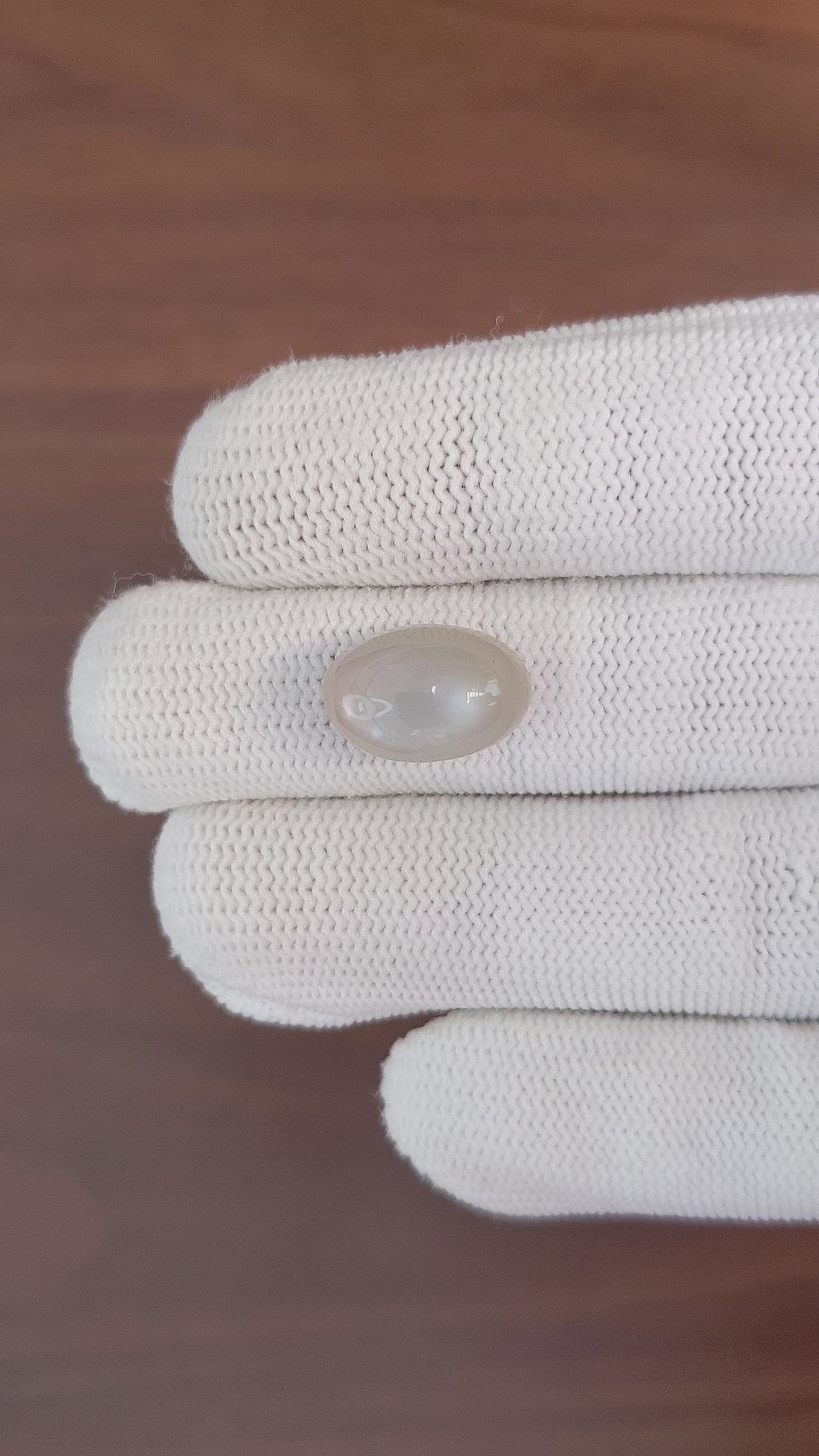 9.28 Ct. Cabochon Moonstone from Ceylon (Sri Lanka) Size Video