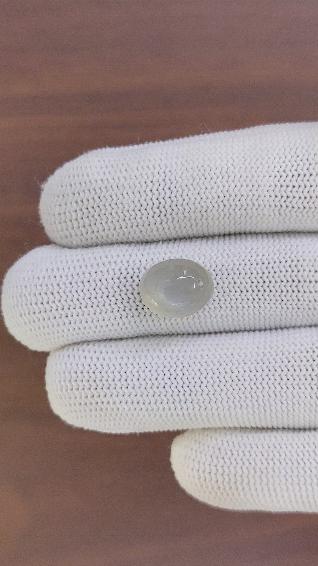 7.06 Ct. Cabochon Moonstone from Ceylon (Sri Lanka) Size Video