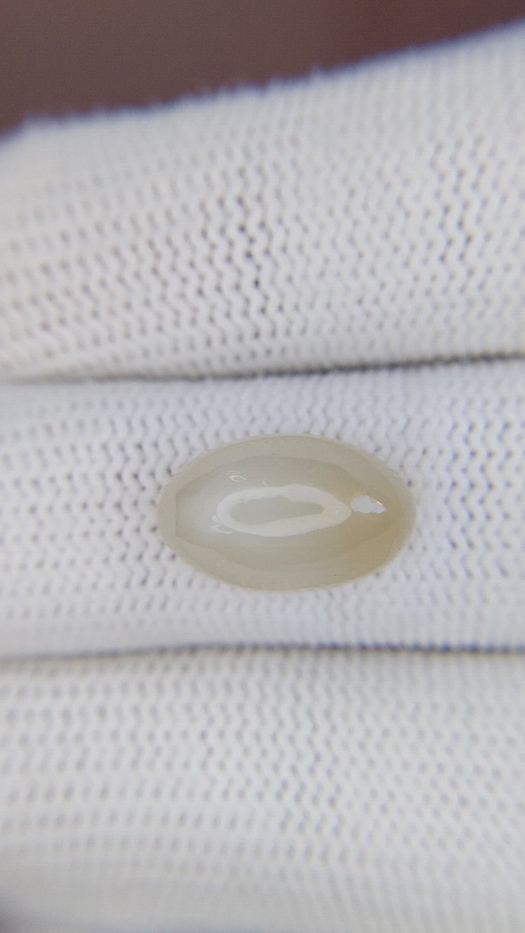 6.55 Ct. Cabochon Moonstone from Ceylon (Sri Lanka) Size Video
