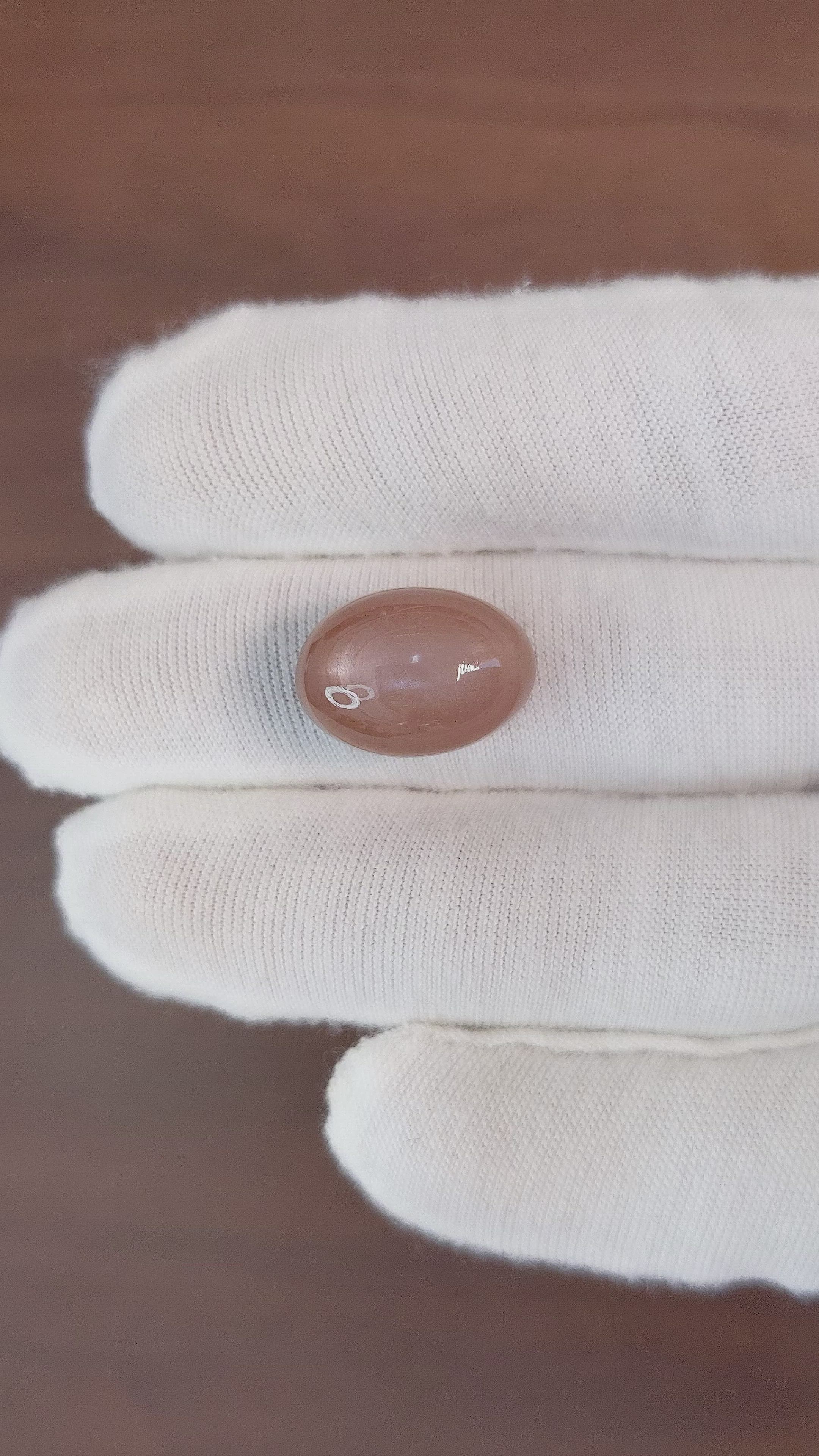 17.71 Ct. Cabochon Moonstone from Ceylon (Sri Lanka) Size Video