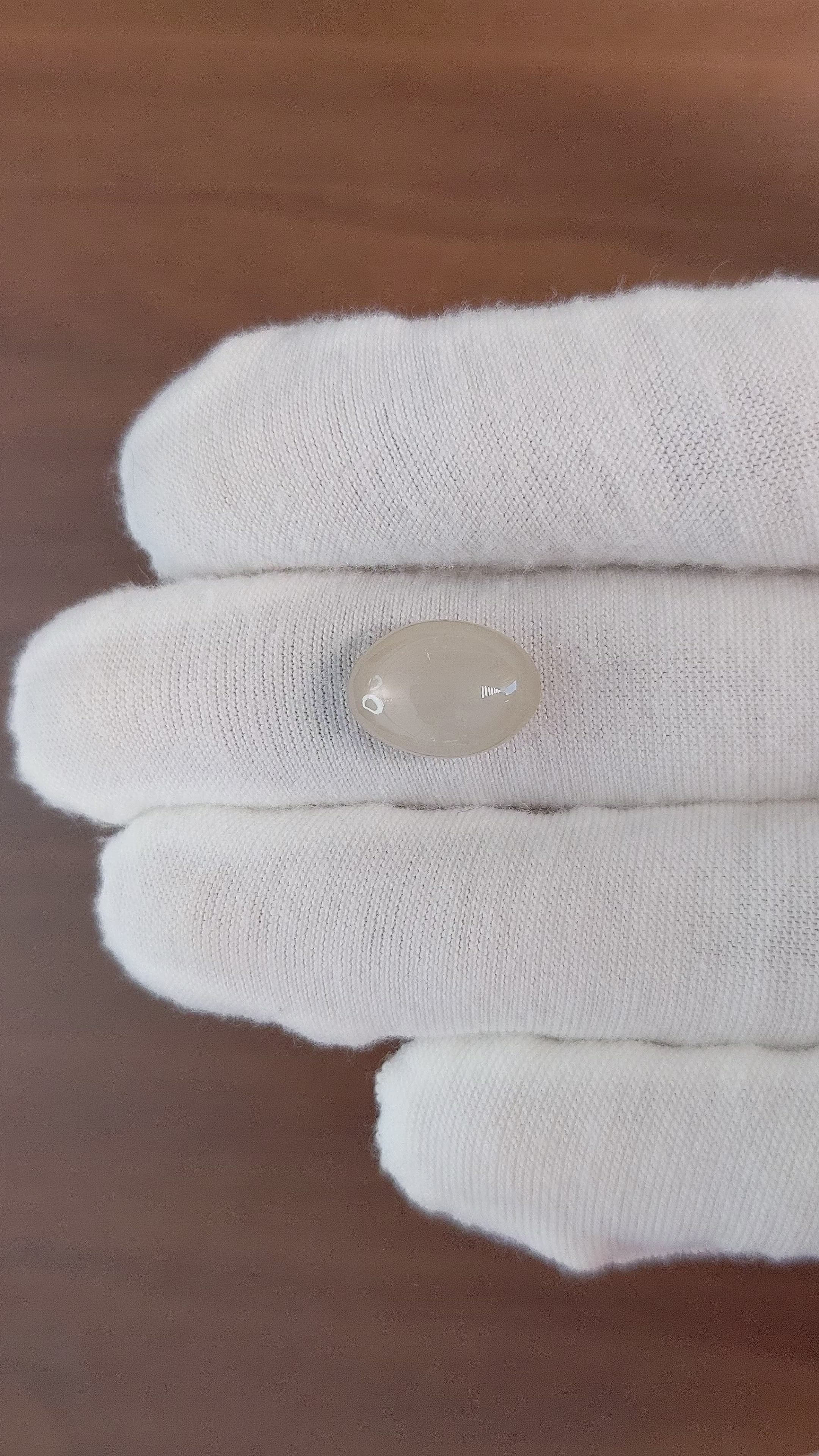 6.50 Ct. Cabochon Moonstone from Ceylon (Sri Lanka) Size Video