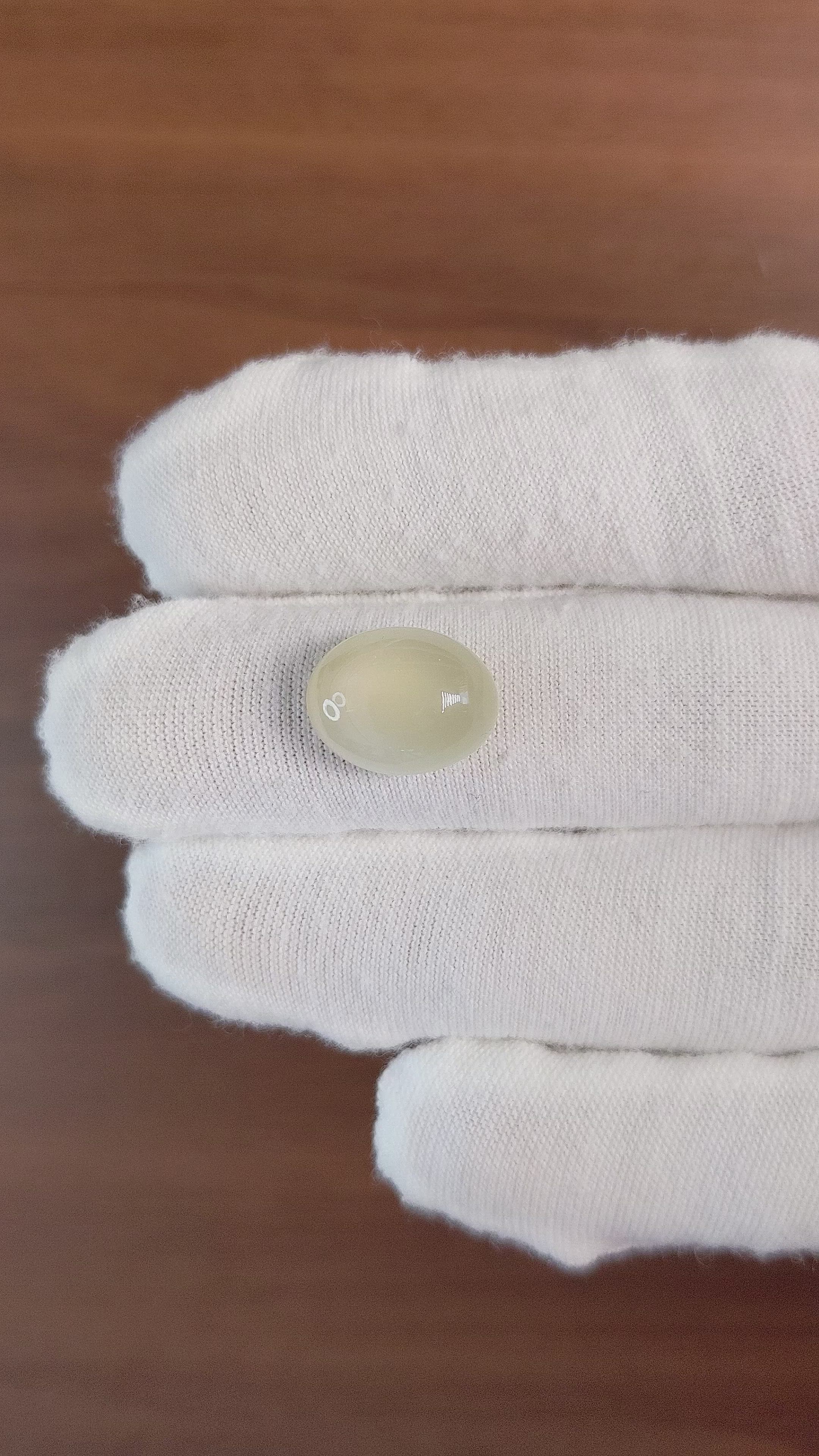 7.51 Ct. Cabochon Moonstone from Ceylon (Sri Lanka) Size Video