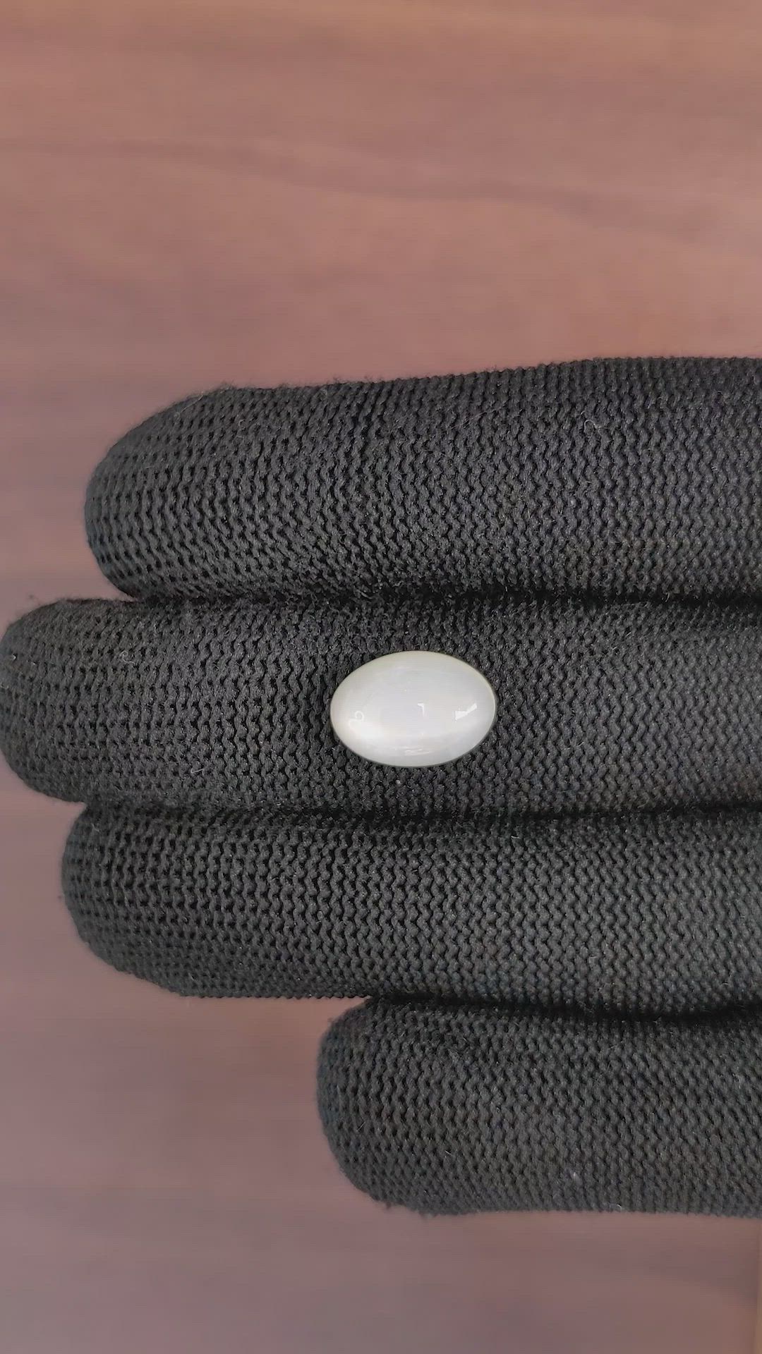 4.76 Ct. Cabochon Moonstone from Ceylon (Sri Lanka) Size Video