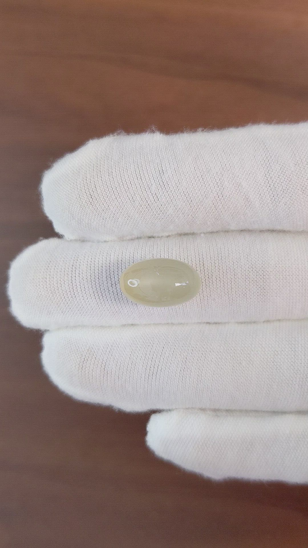 10.53 Ct. Cabochon Moonstone from Ceylon (Sri Lanka) Size Video