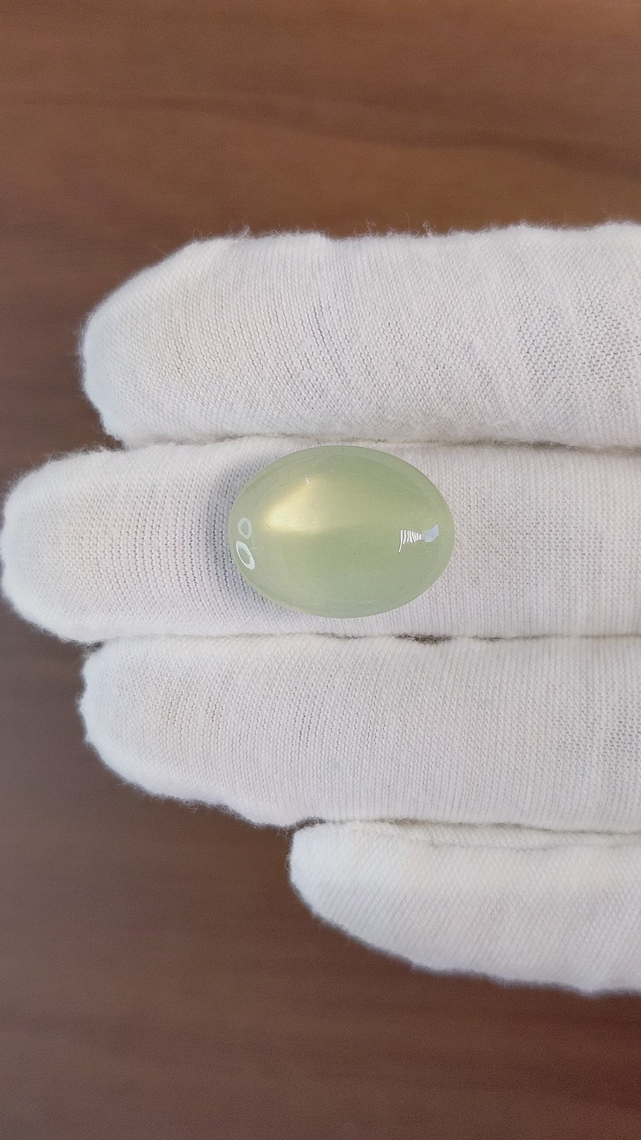 14.57 Ct. Cabochon Moonstone from Ceylon (Sri Lanka) Size Video