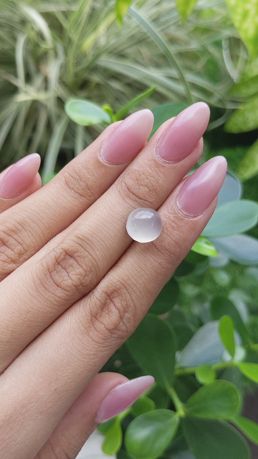 4.75 Ct. Cabochon Moonstone from Ceylon (Sri Lanka) Size Video