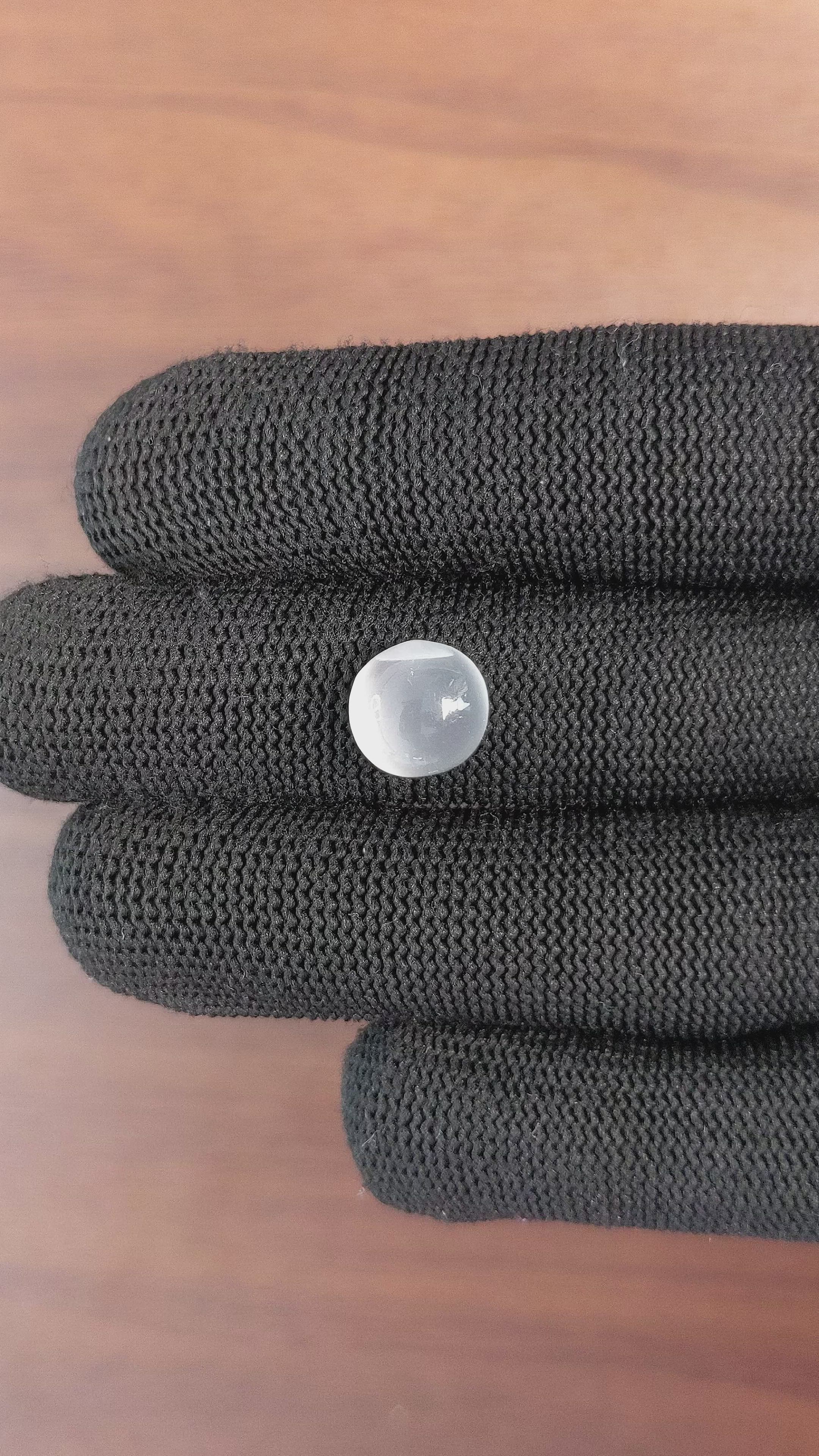 4.75 Ct. Cabochon Moonstone from Ceylon (Sri Lanka) Size Video