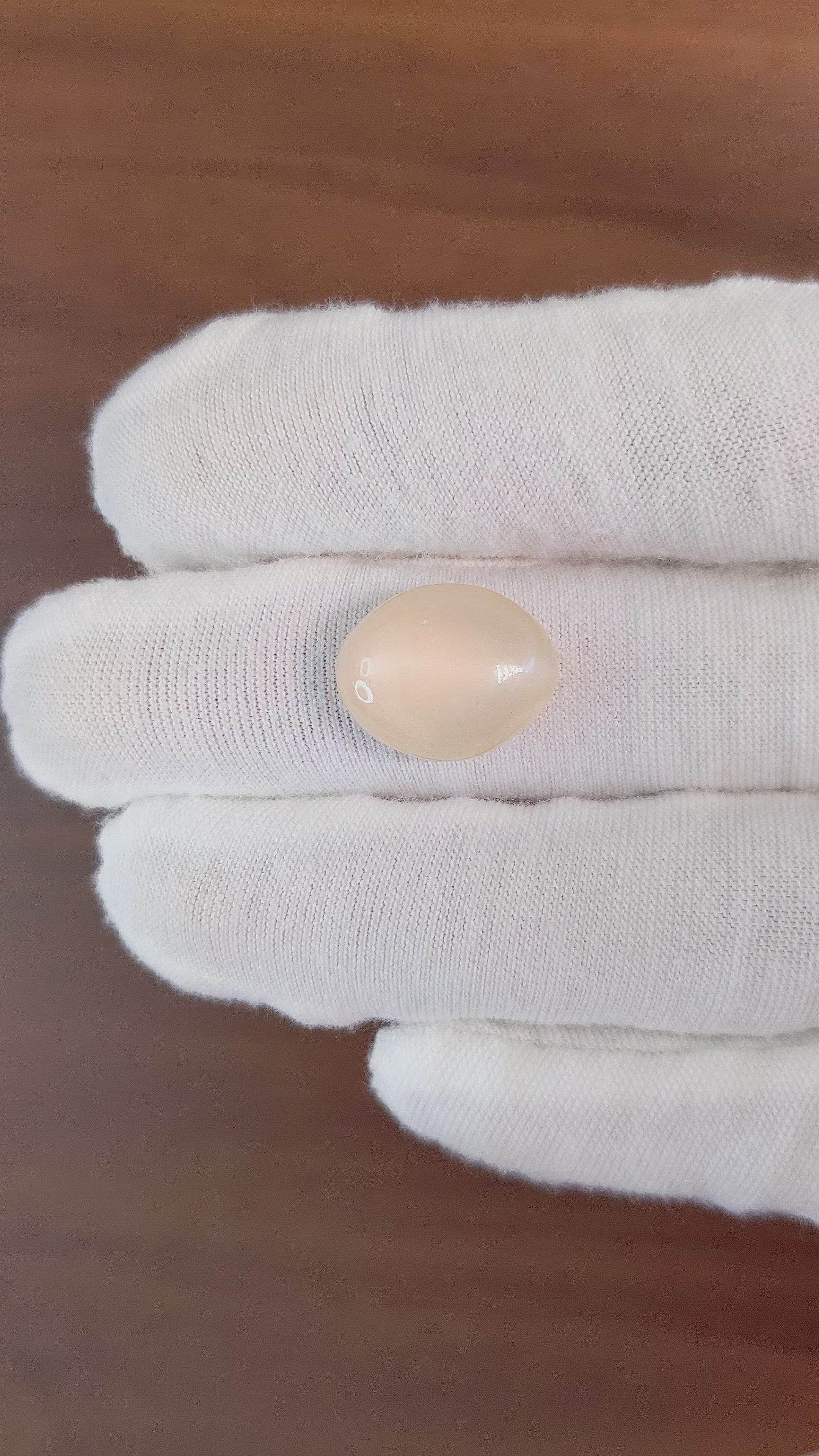 10.58 Ct. Cabochon Moonstone from Ceylon (Sri Lanka) Size Video