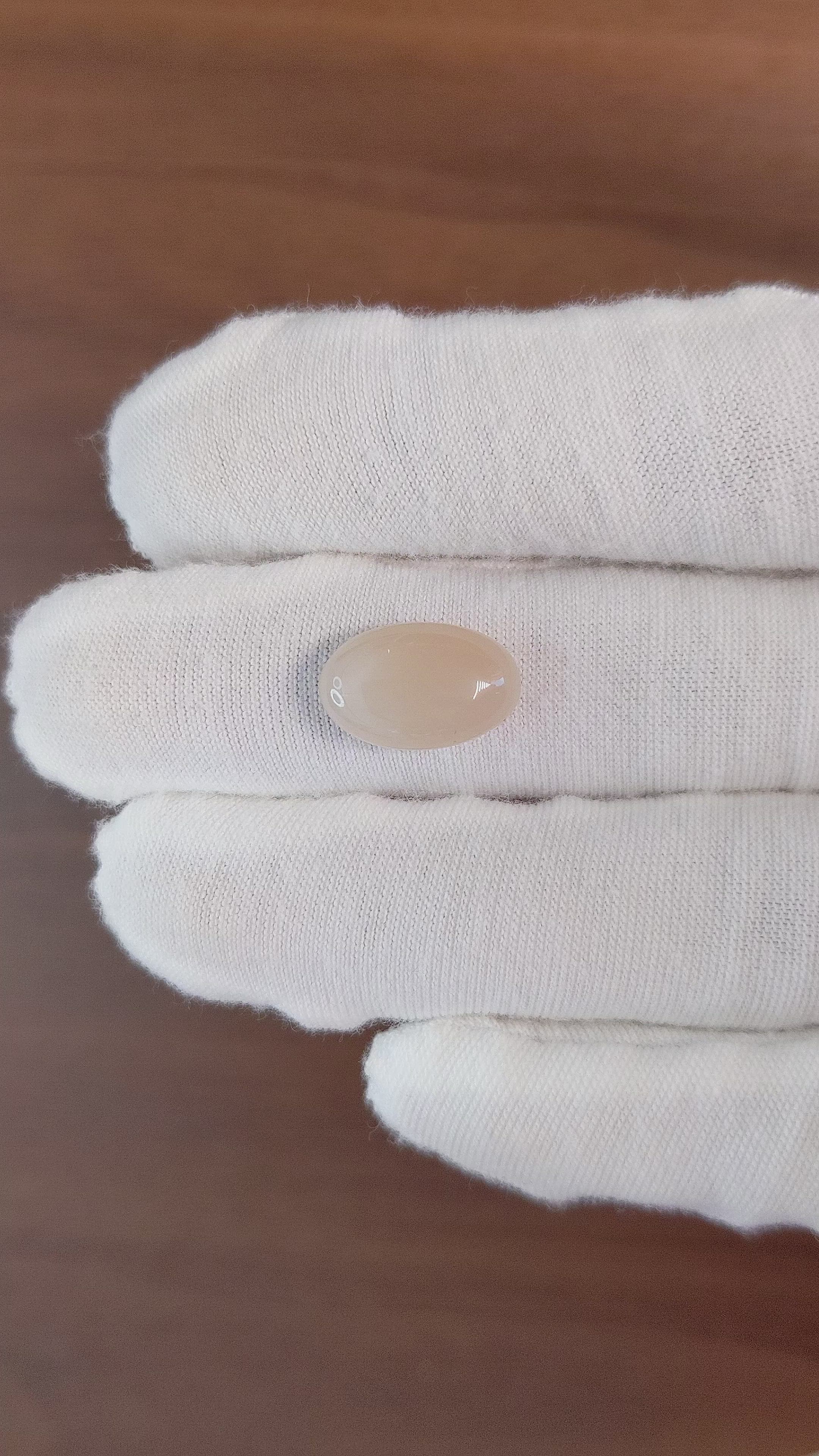 5.34 Ct. Cabochon Moonstone from Ceylon (Sri Lanka) Size Video