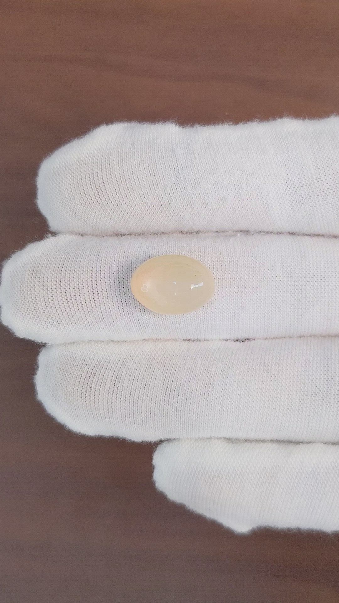 6.89 Ct. Cabochon Moonstone from Ceylon (Sri Lanka) Size Video