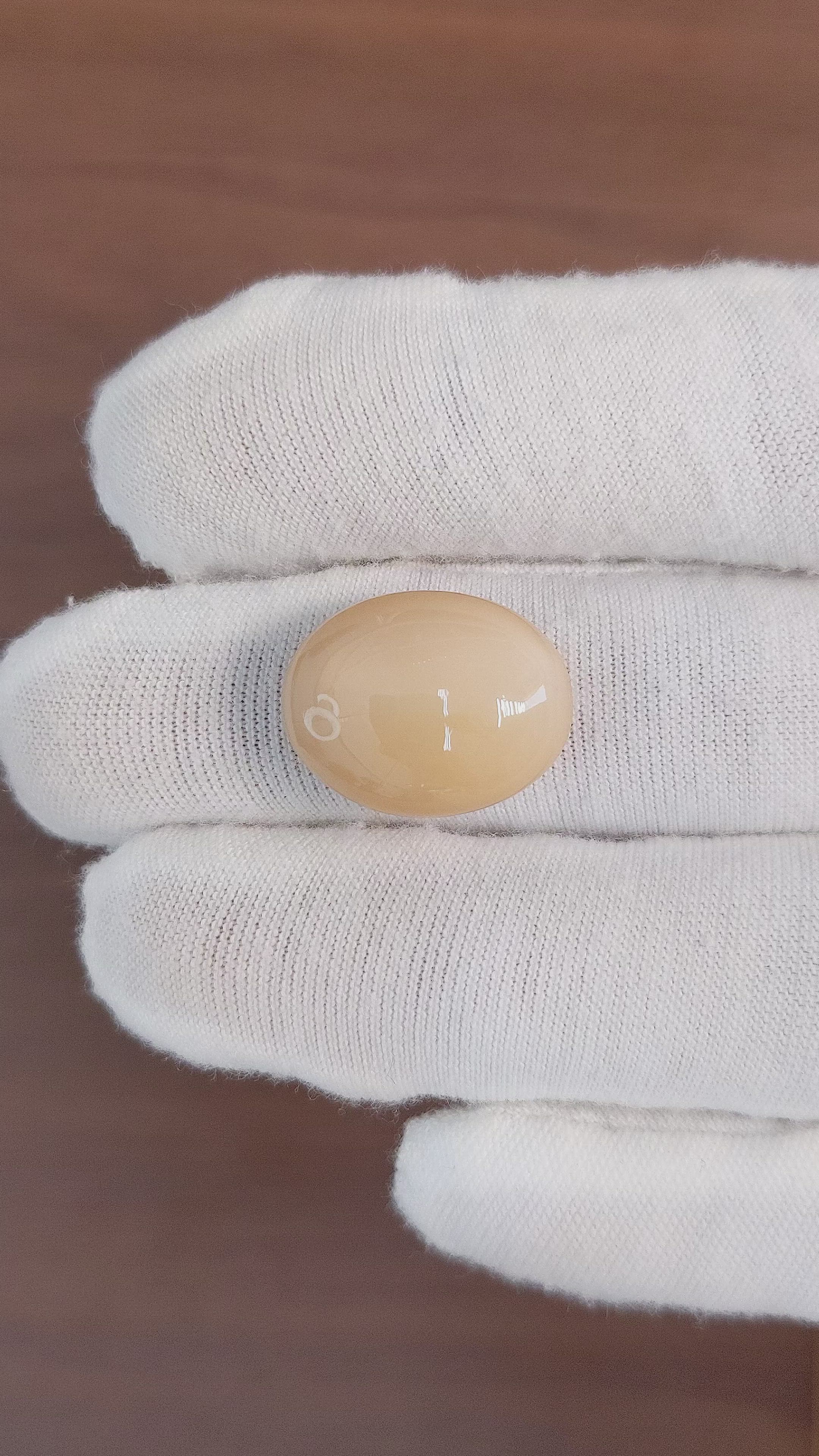 16.15 Ct. Cabochon Moonstone from Ceylon (Sri Lanka) Size Video