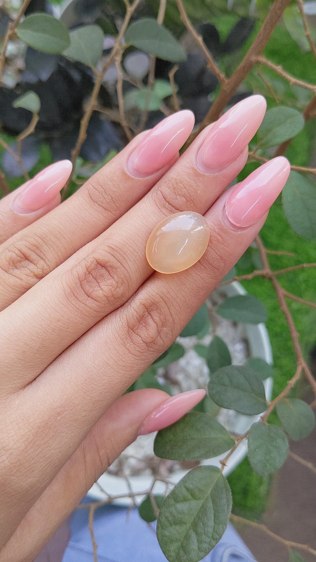 11.11 Ct. Cabochon Moonstone from Ceylon (Sri Lanka) Size Video