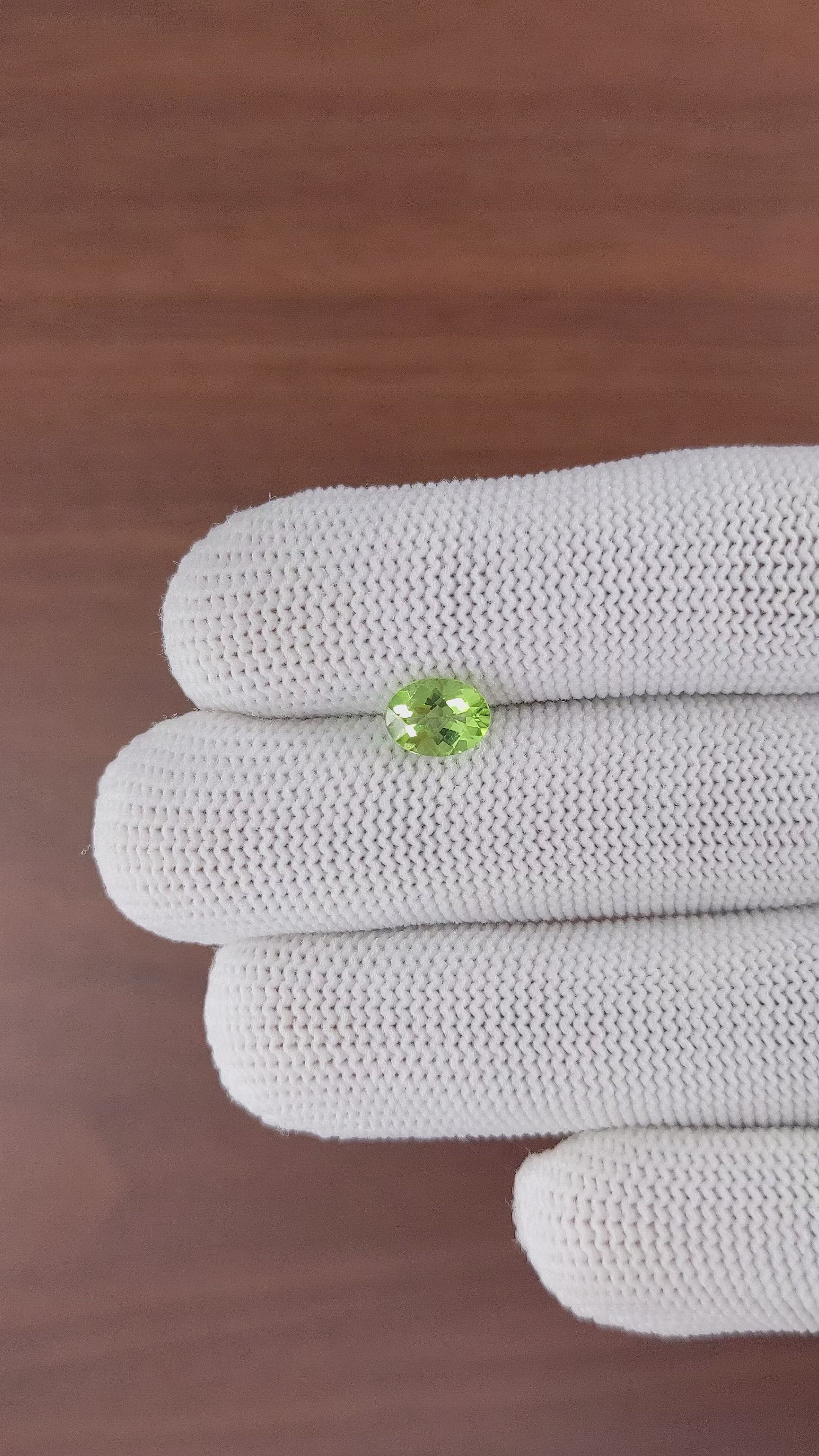 1.26 Ct. Peridot from Ceylon (Sri Lanka) Size Video
