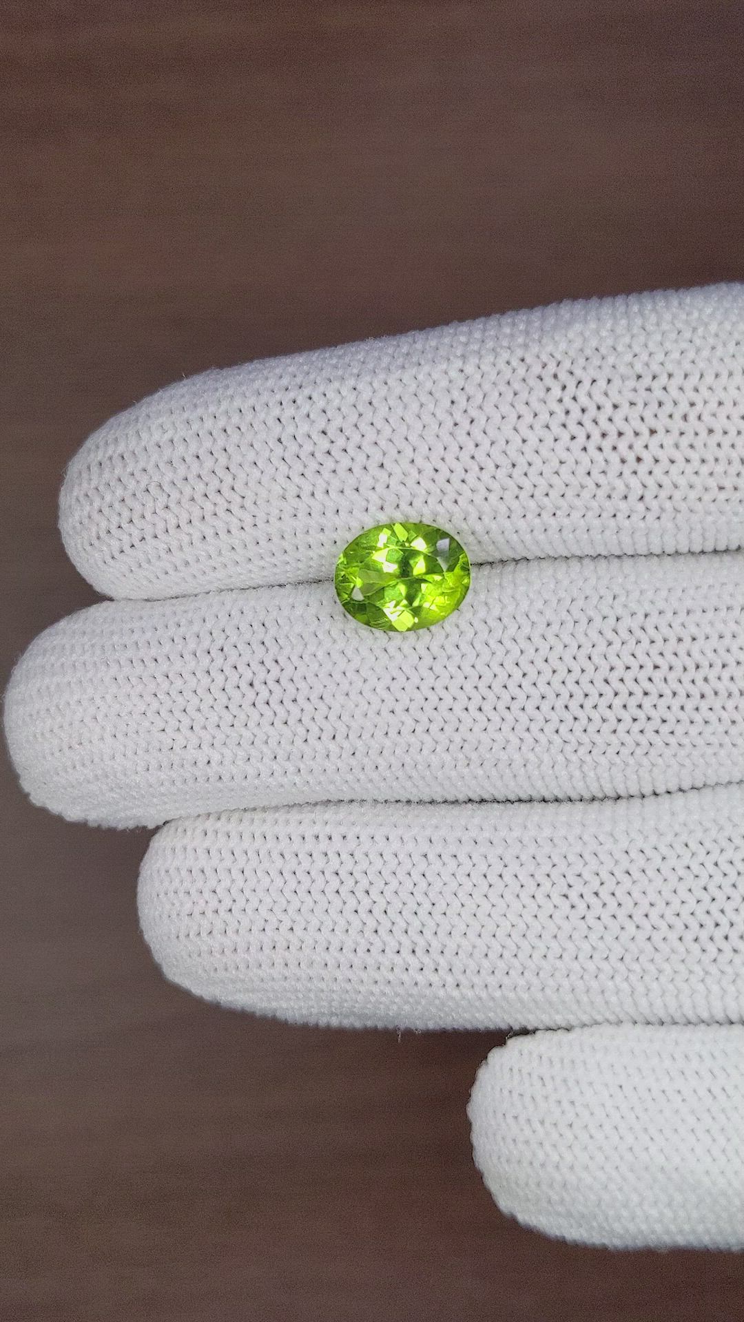 2.70 Ct. Peridot from Ceylon (Sri Lanka) Size Video