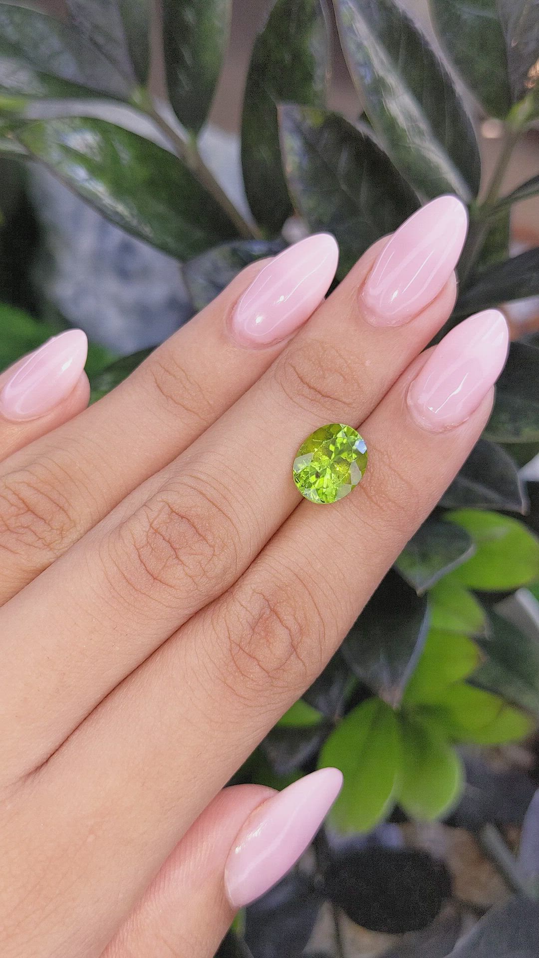 4.35 Ct. Peridot from Ceylon (Sri Lanka) Size Video