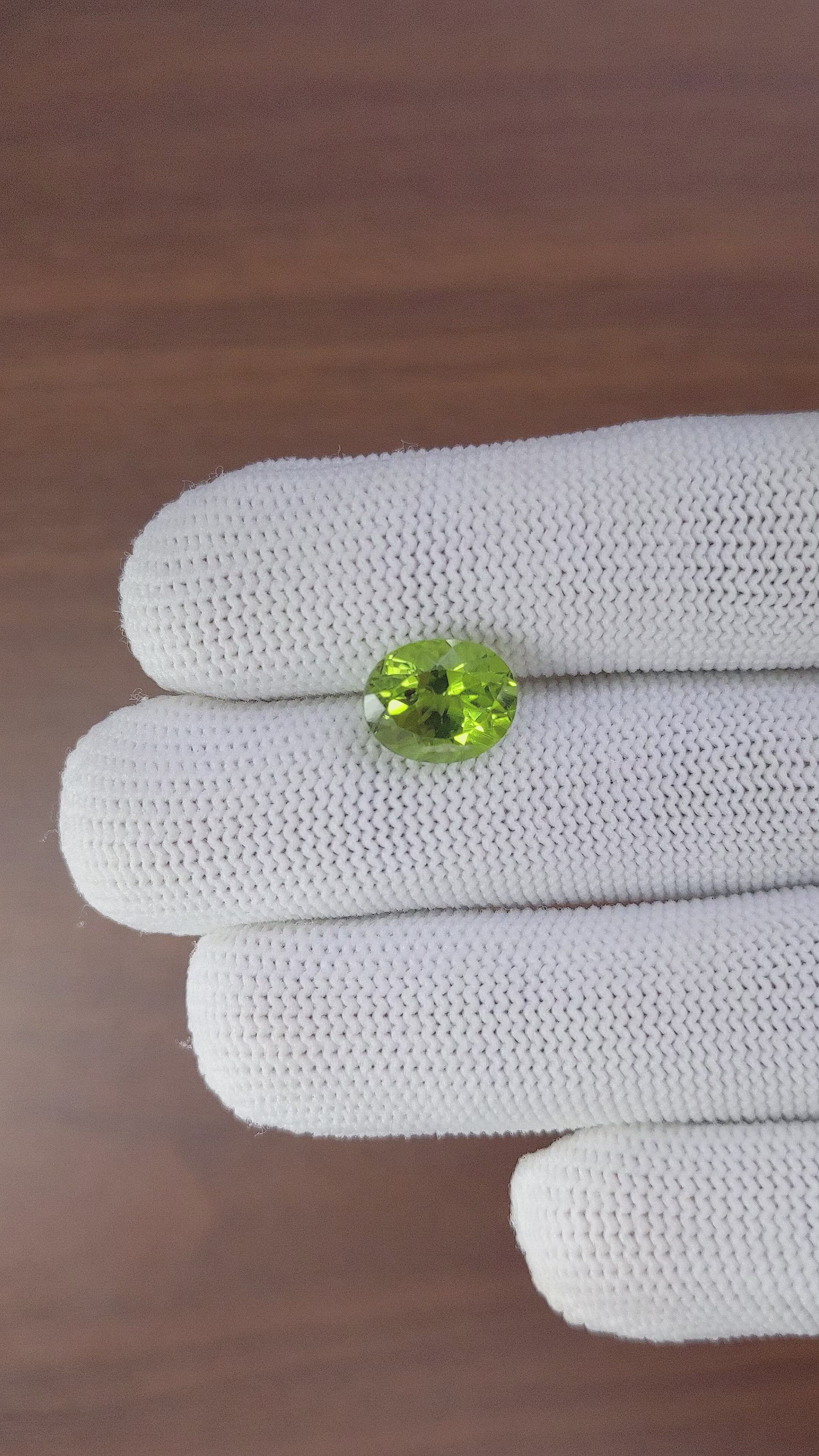4.35 Ct. Peridot from Ceylon (Sri Lanka) Size Video