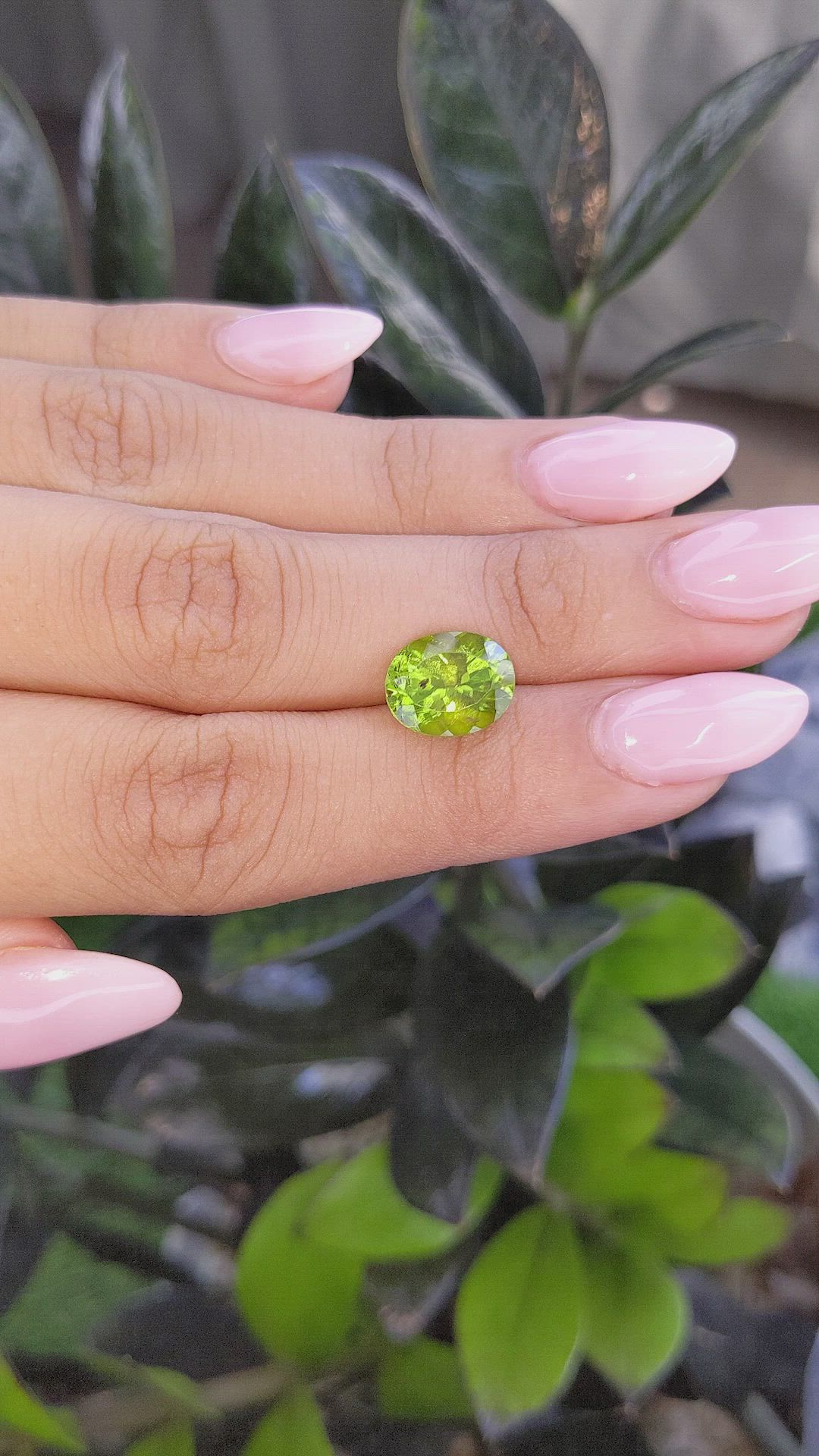 4.35 Ct. Peridot from Ceylon (Sri Lanka) Size Video
