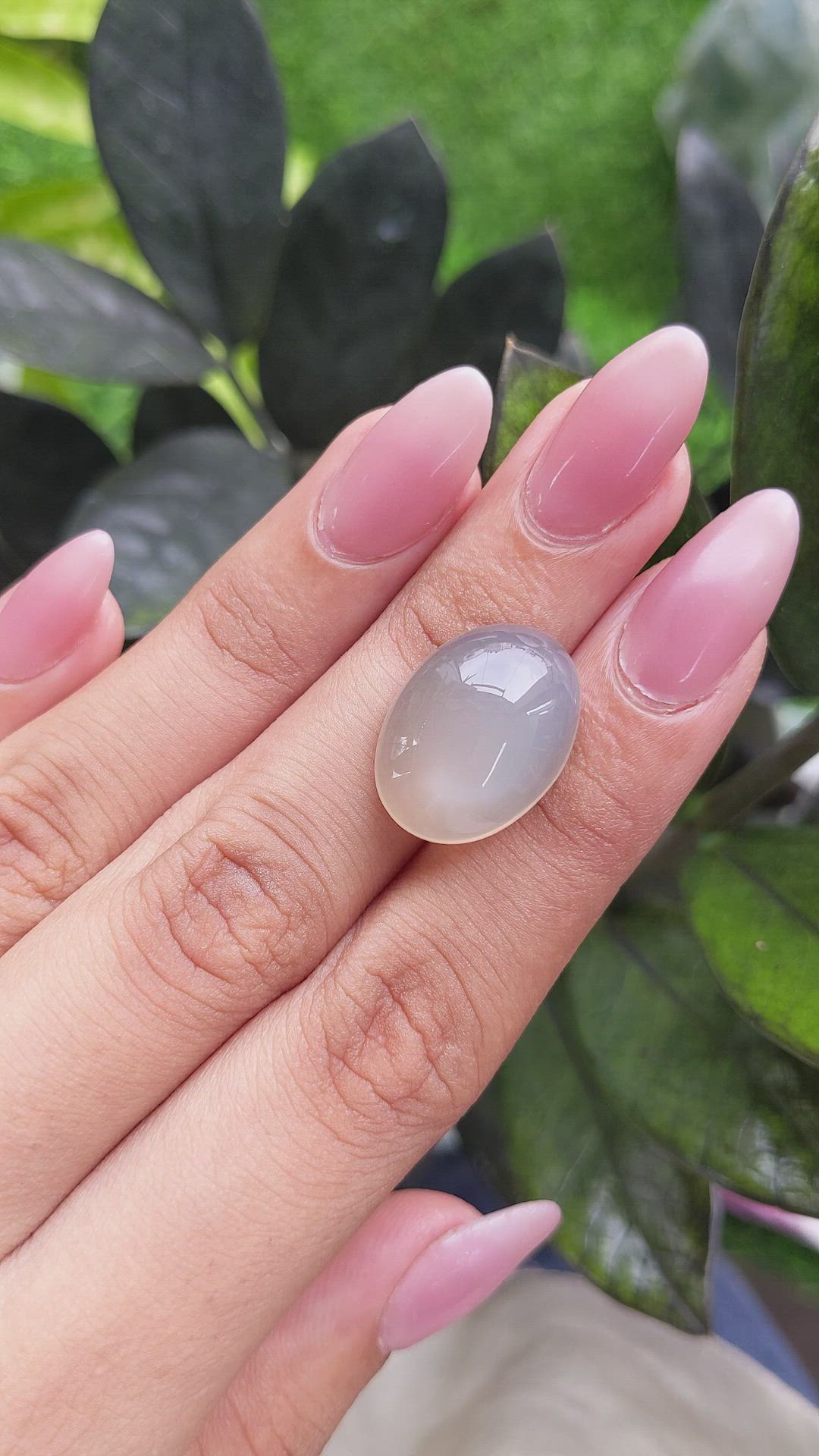 17.25 Ct. Cabochon Moonstone from Ceylon (Sri Lanka) Size Video