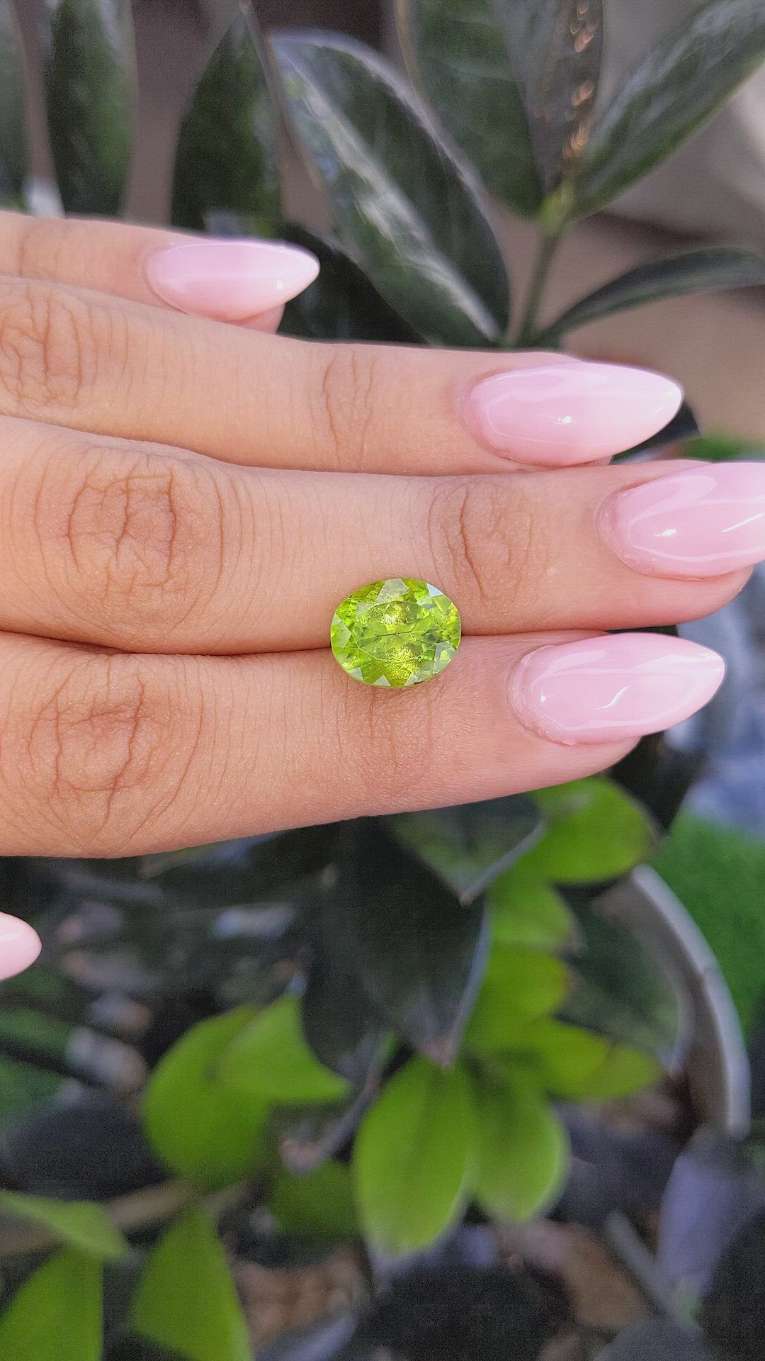 4.67 Ct. Peridot from Ceylon (Sri Lanka) Size Video