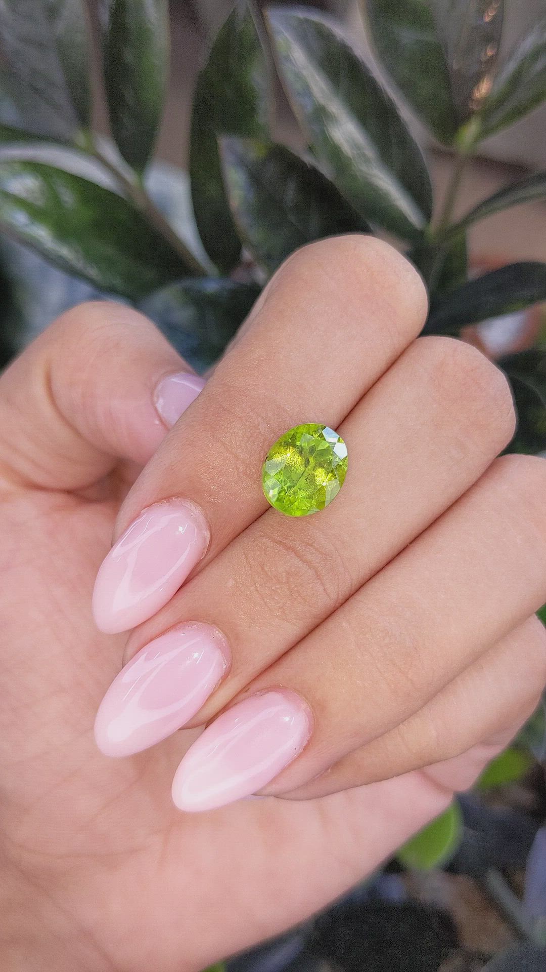 4.67 Ct. Peridot from Ceylon (Sri Lanka) Size Video