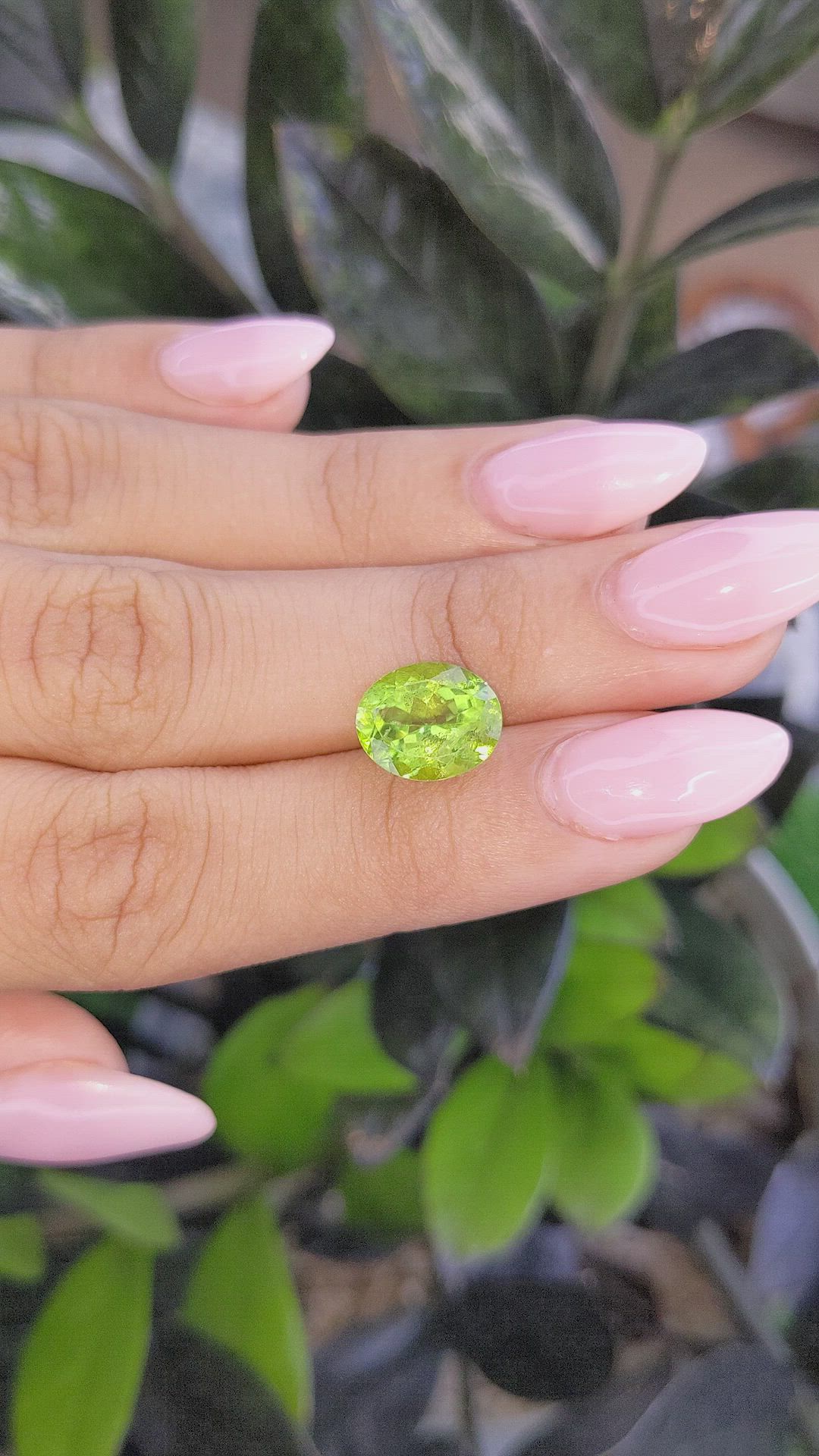 4.06 Ct. Peridot from Ceylon (Sri Lanka) Size Video