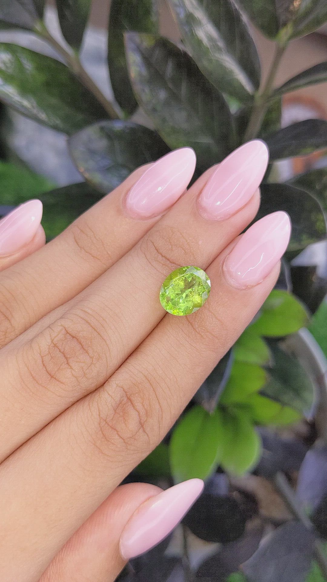 4.06 Ct. Peridot from Ceylon (Sri Lanka) Size Video