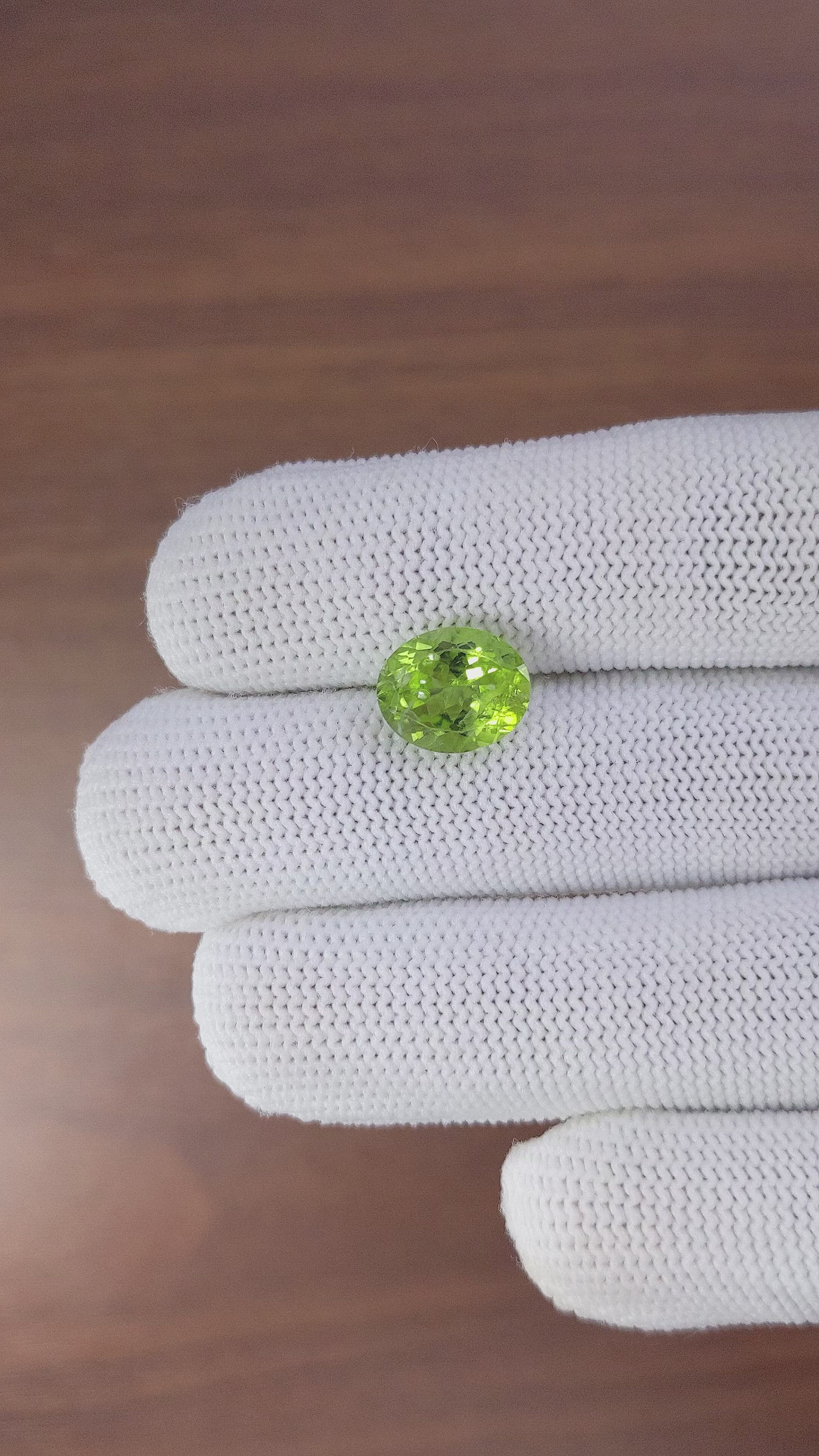 4.06 Ct. Peridot from Ceylon (Sri Lanka) Size Video