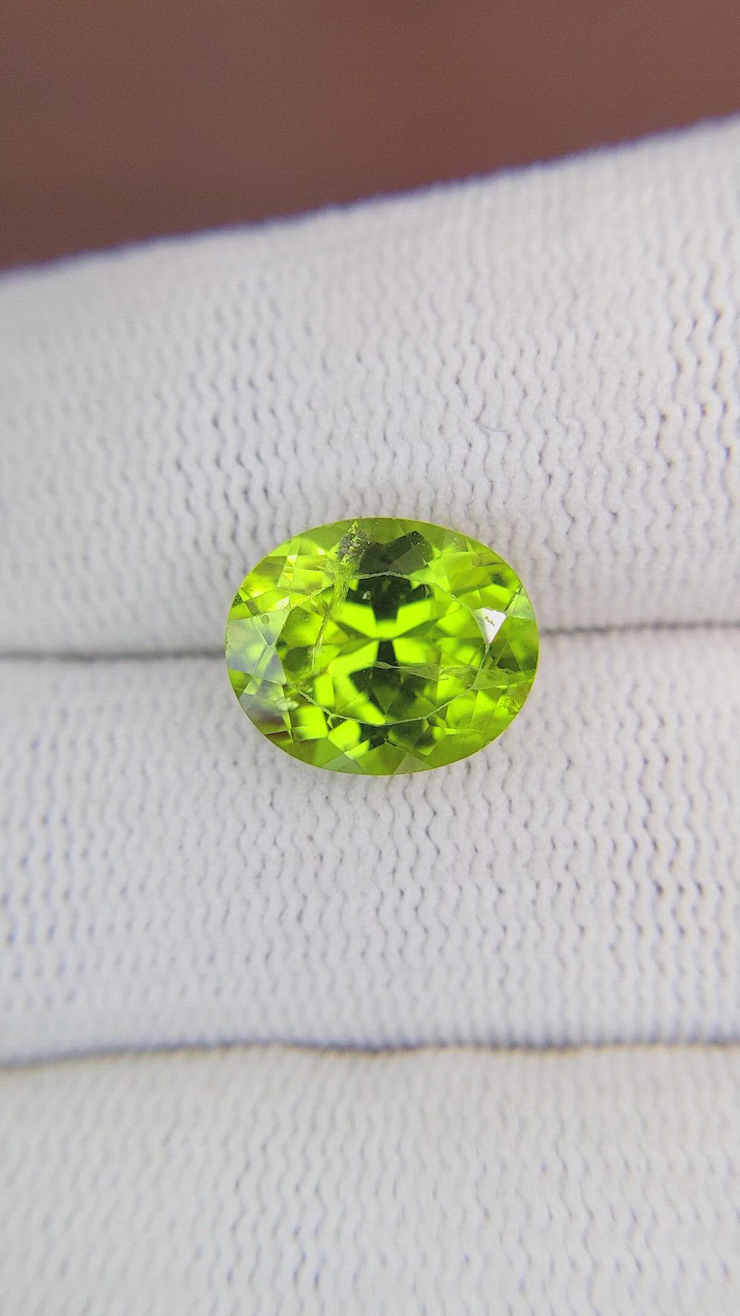 4.30 Ct. Peridot from Ceylon (Sri Lanka) Size Video