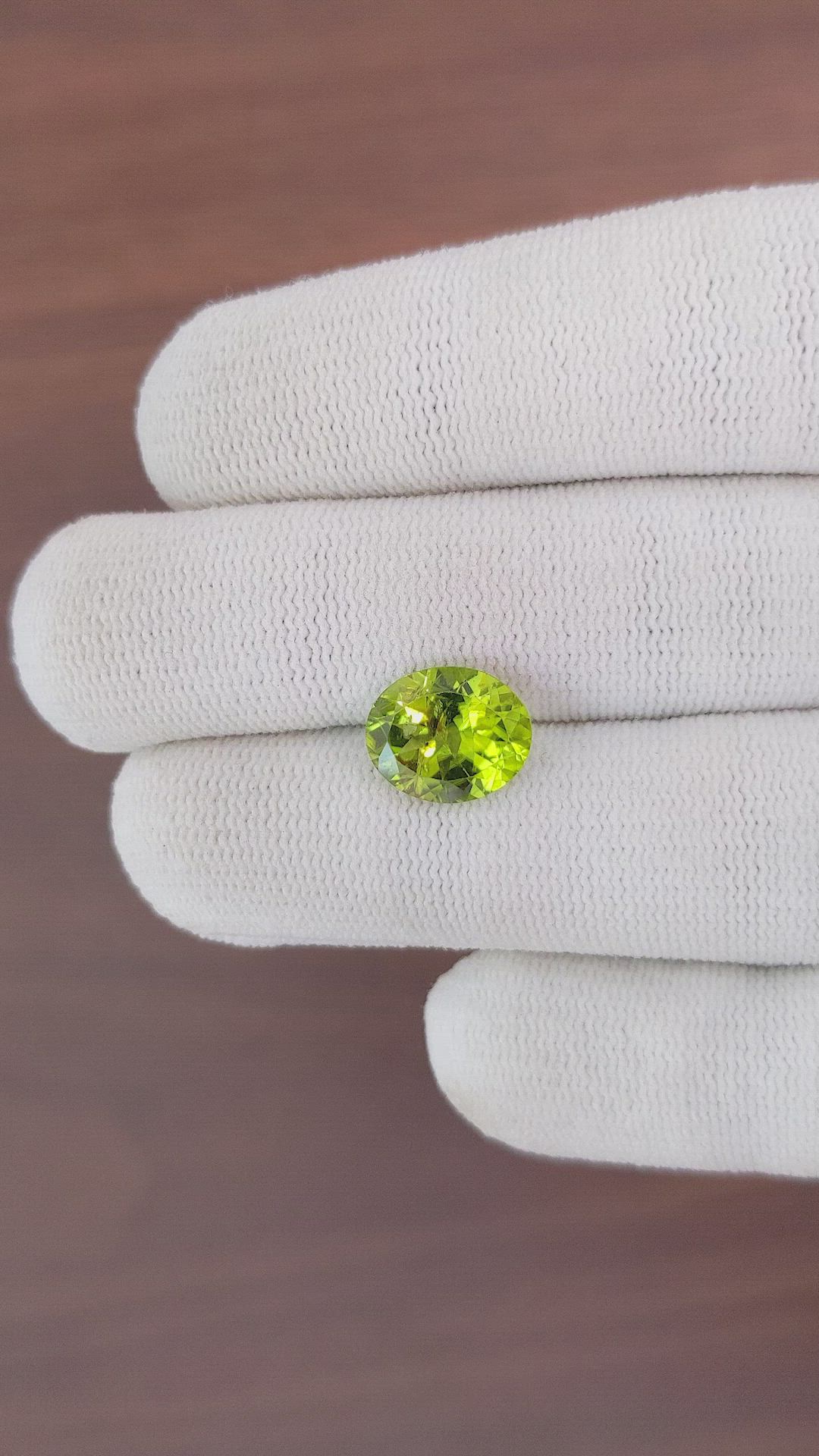 3.24 Ct. Peridot from Ceylon (Sri Lanka) Size Video