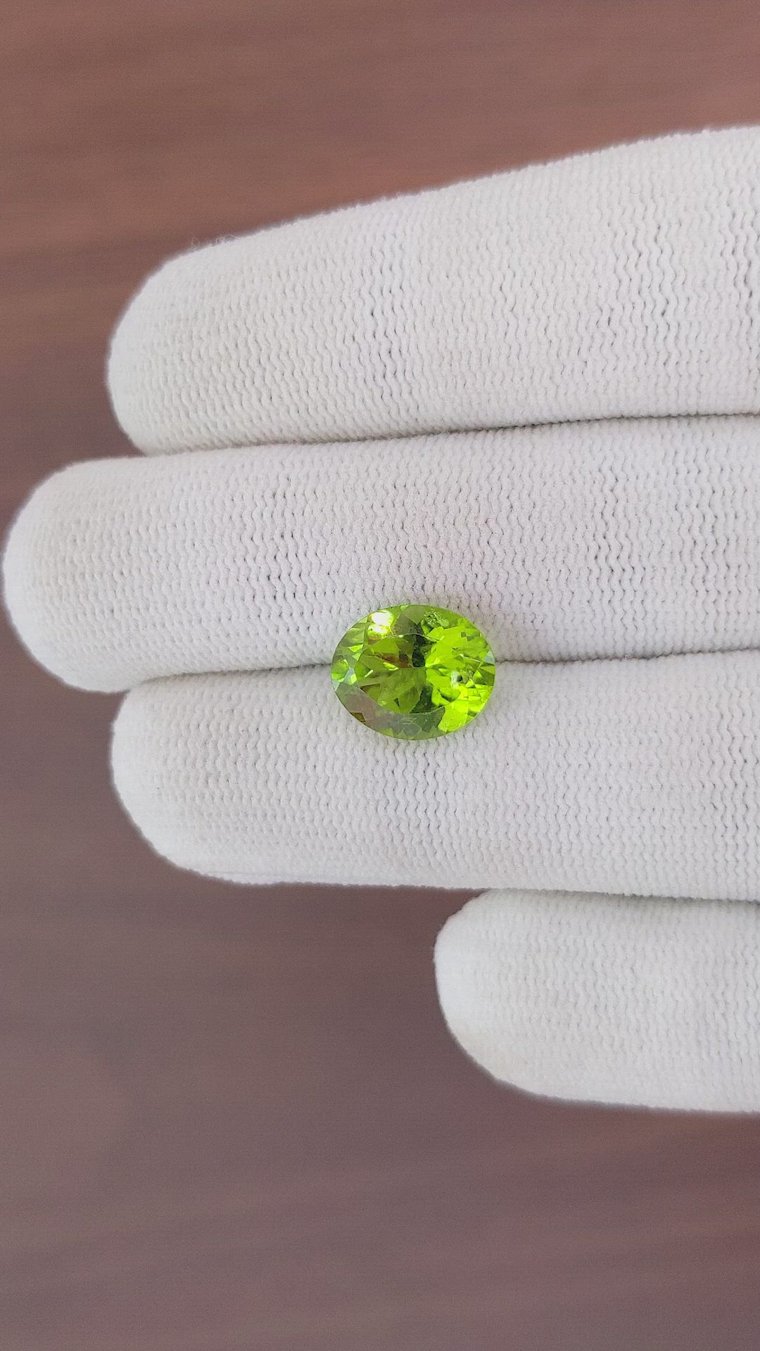 4.15 Ct. Peridot from Ceylon (Sri Lanka) Size Video