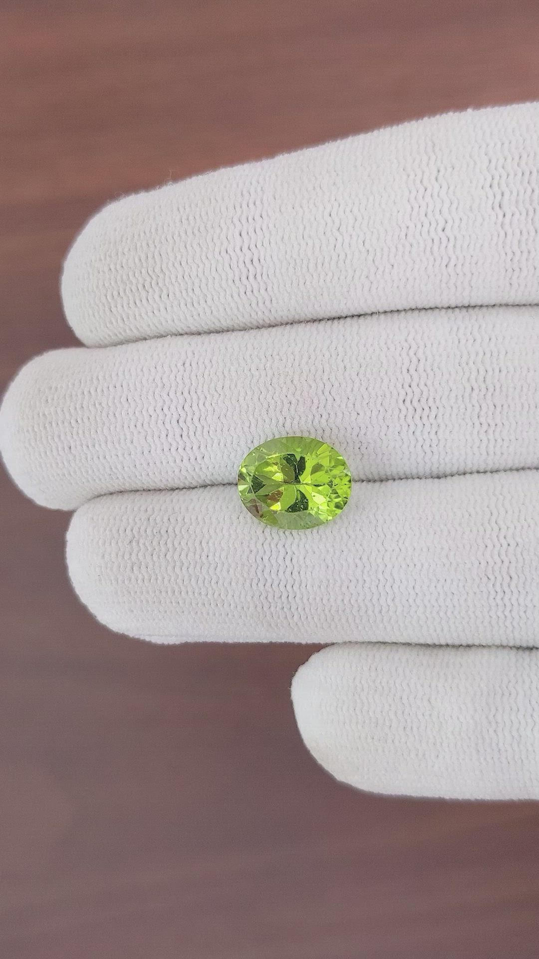 4.03 Ct. Peridot from Ceylon (Sri Lanka) Size Video