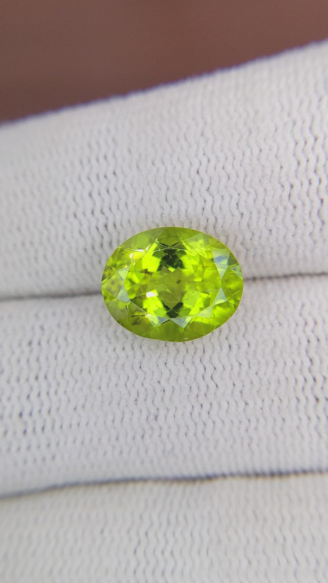 3.98 Ct. Peridot from Ceylon (Sri Lanka) Size Video