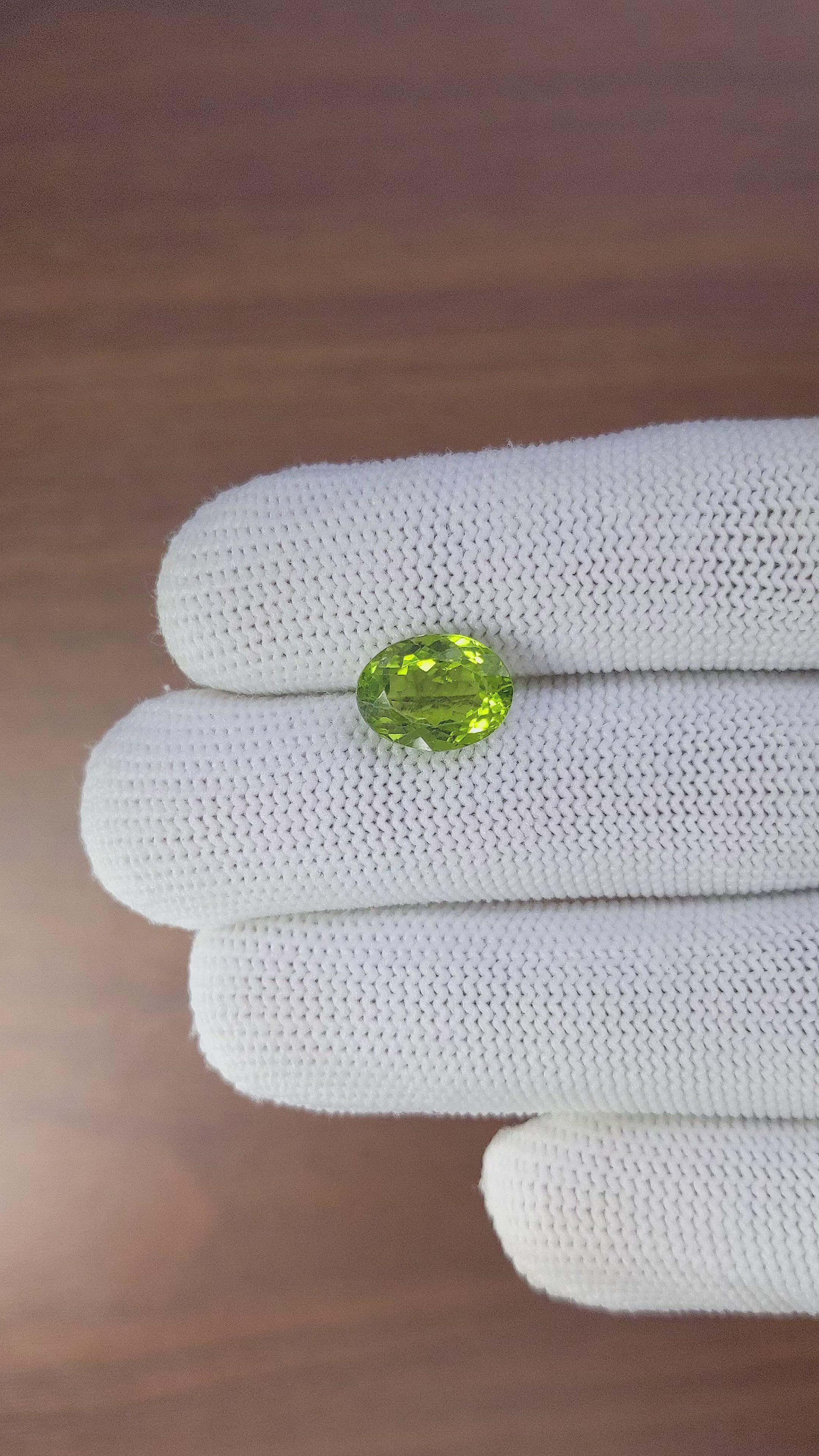 4.08 Ct. Peridot from Ceylon (Sri Lanka) Size Video