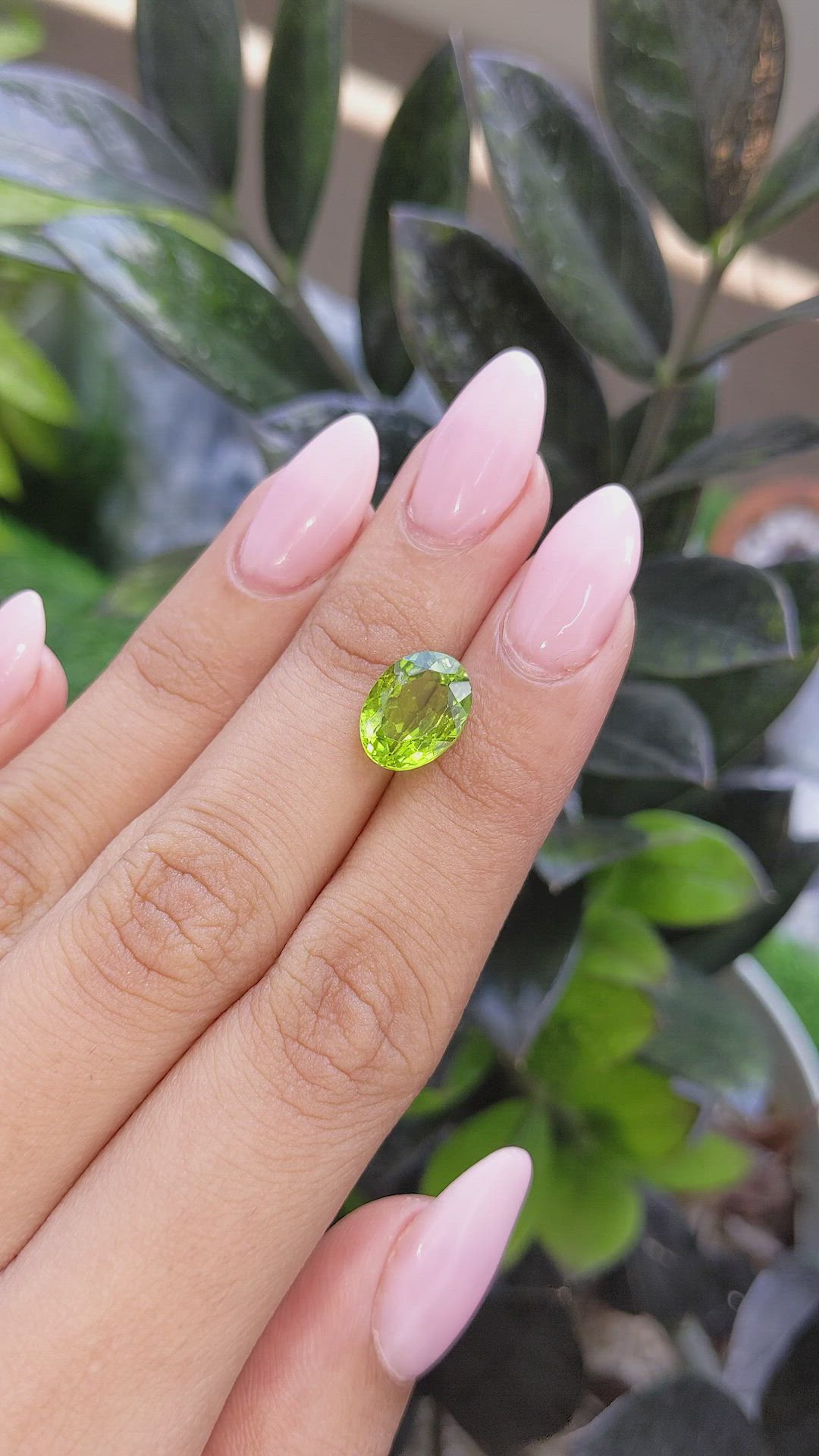 4.08 Ct. Peridot from Ceylon (Sri Lanka) Size Video