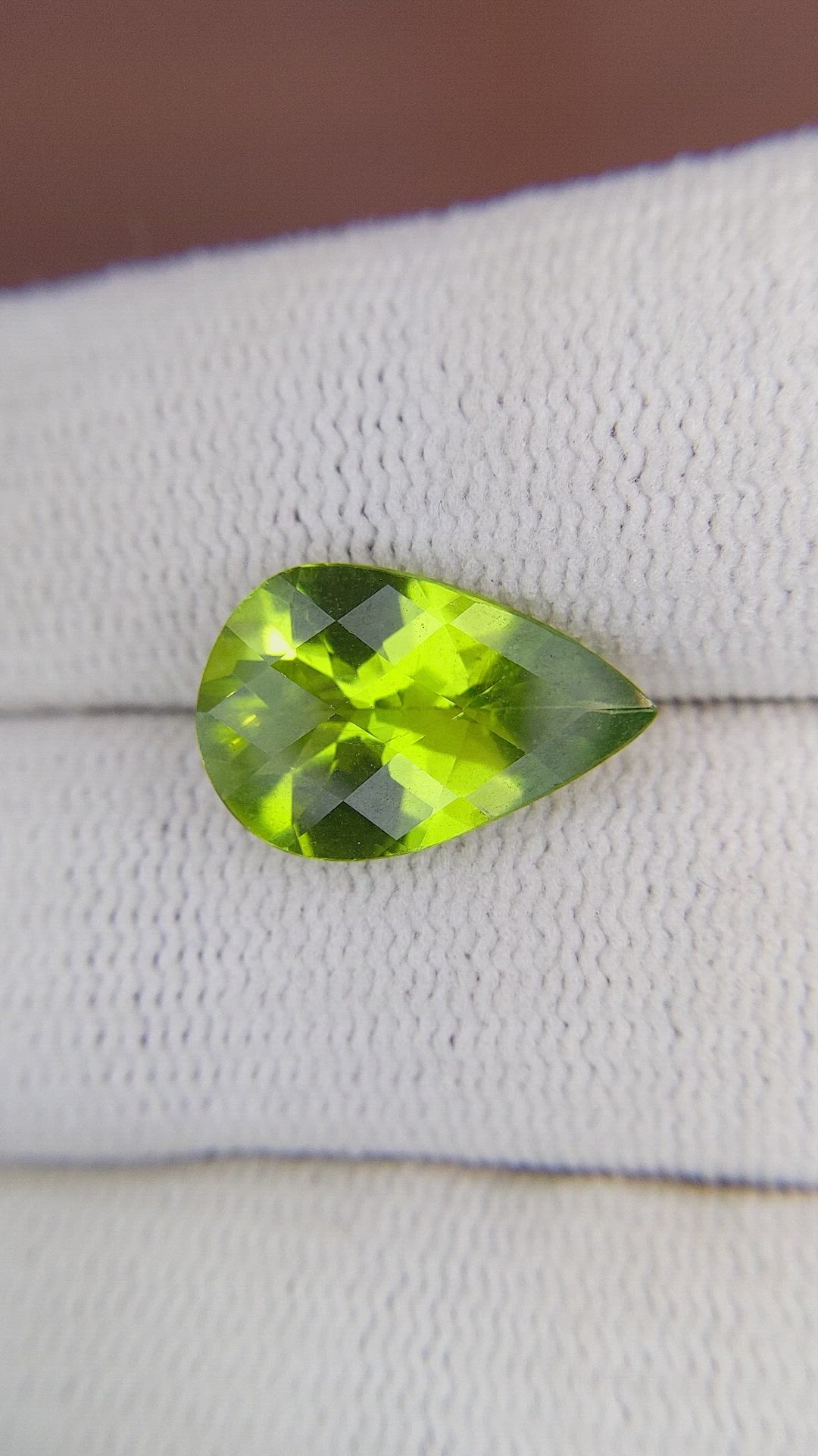 4.46 Ct. Peridot from Ceylon (Sri Lanka) Size Video