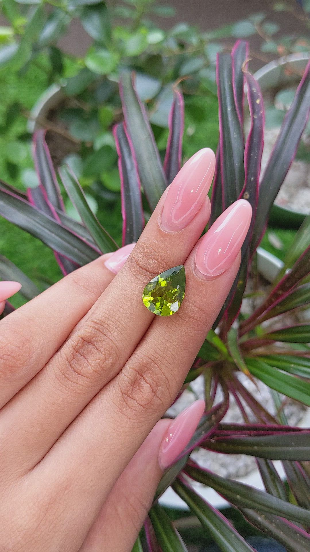 5.04 Ct. Peridot from Ceylon (Sri Lanka) Size Video