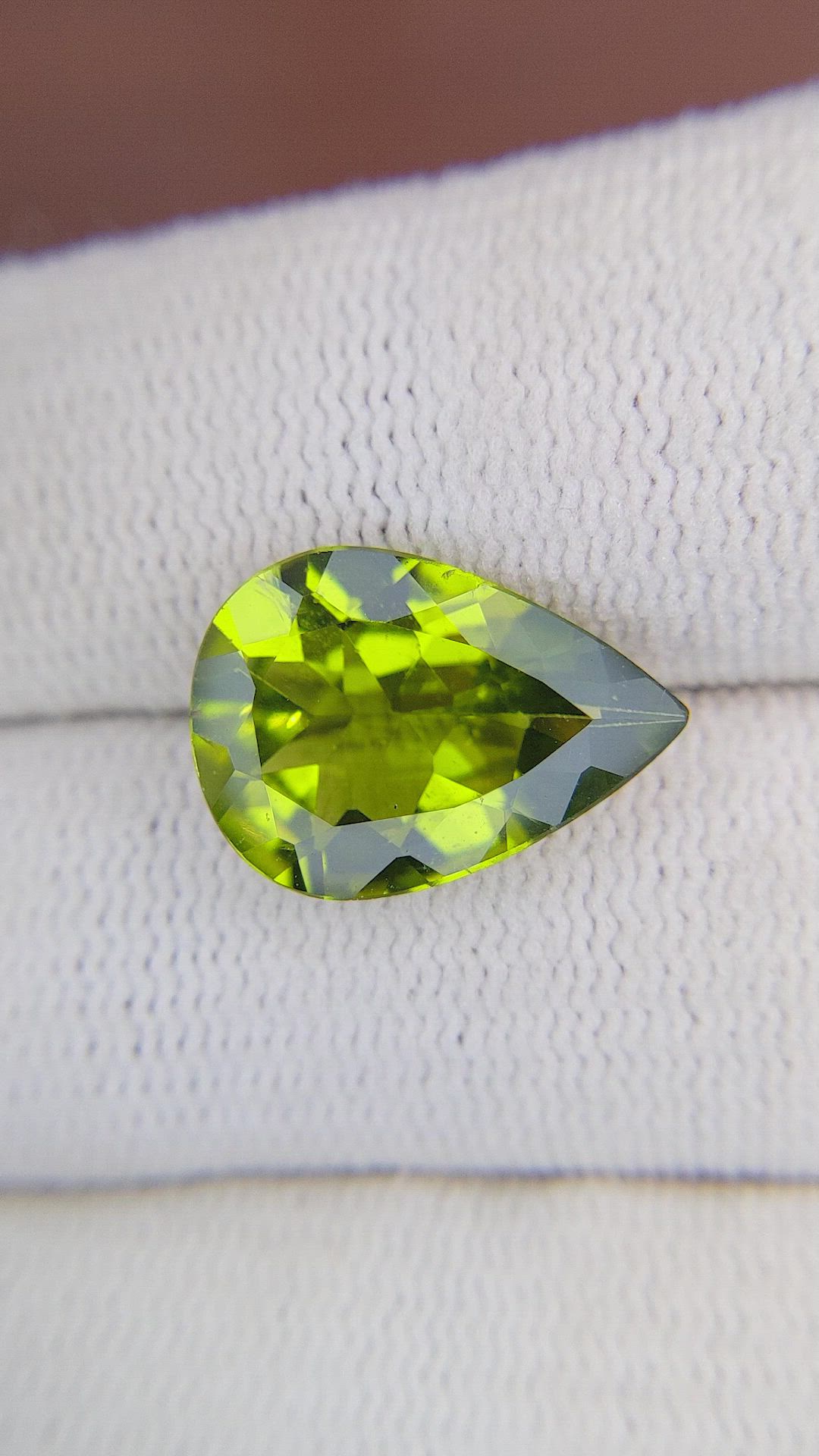 5.04 Ct. Peridot from Ceylon (Sri Lanka) Size Video