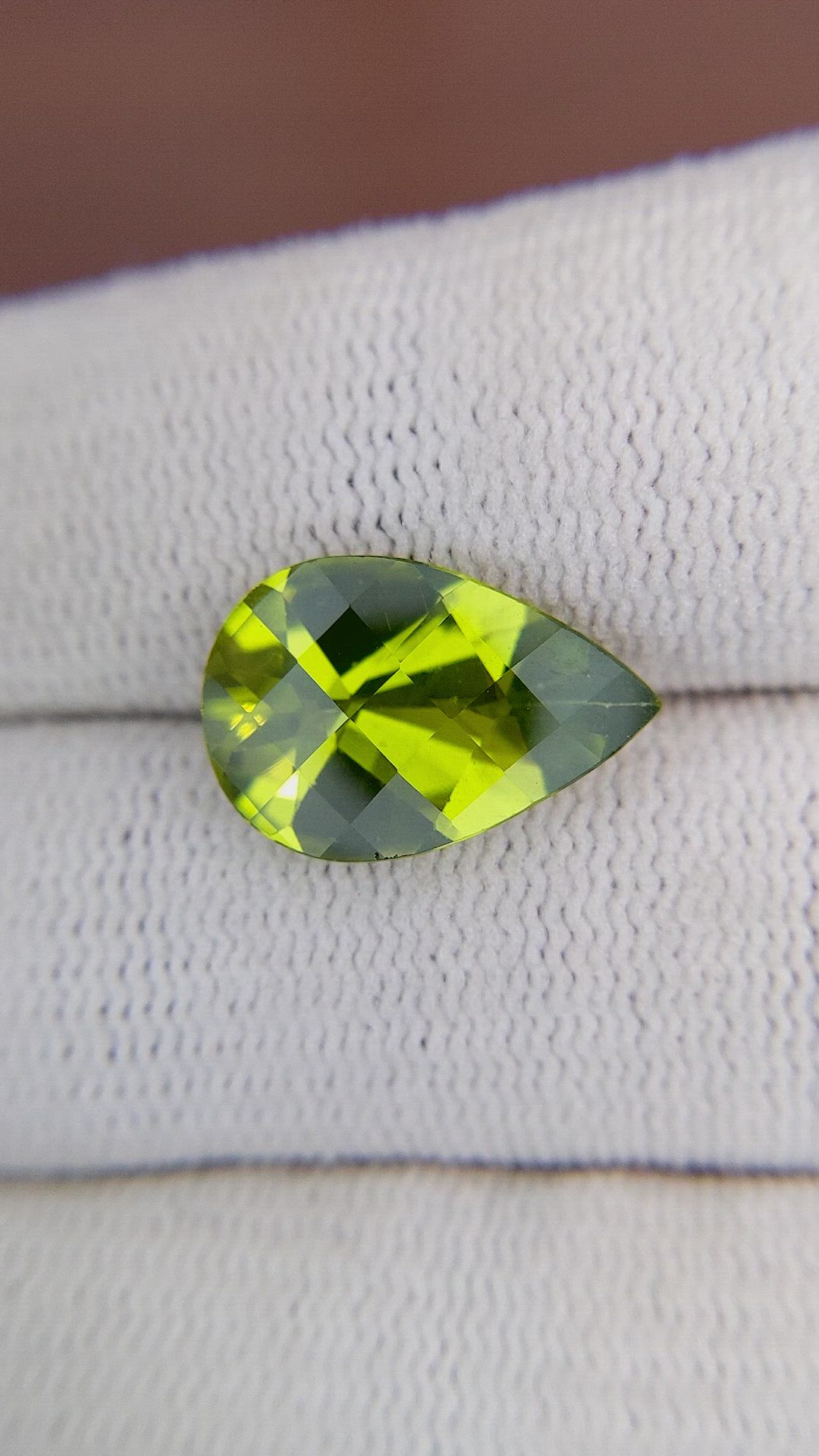 4.47 Ct. Peridot from Ceylon (Sri Lanka) Size Video