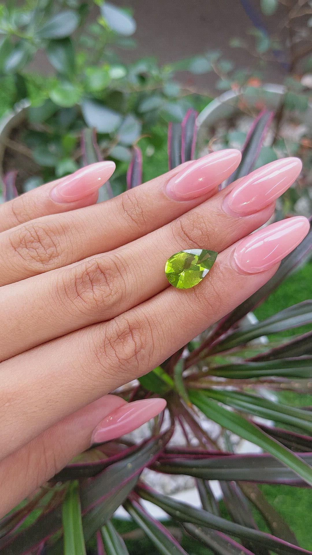 4.47 Ct. Peridot from Ceylon (Sri Lanka) Size Video