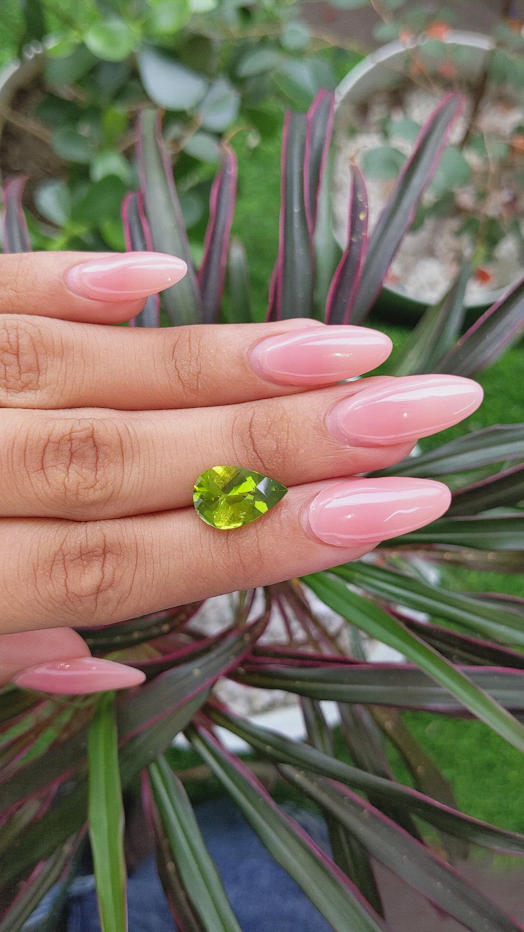 4.47 Ct. Peridot from Ceylon (Sri Lanka) Size Video