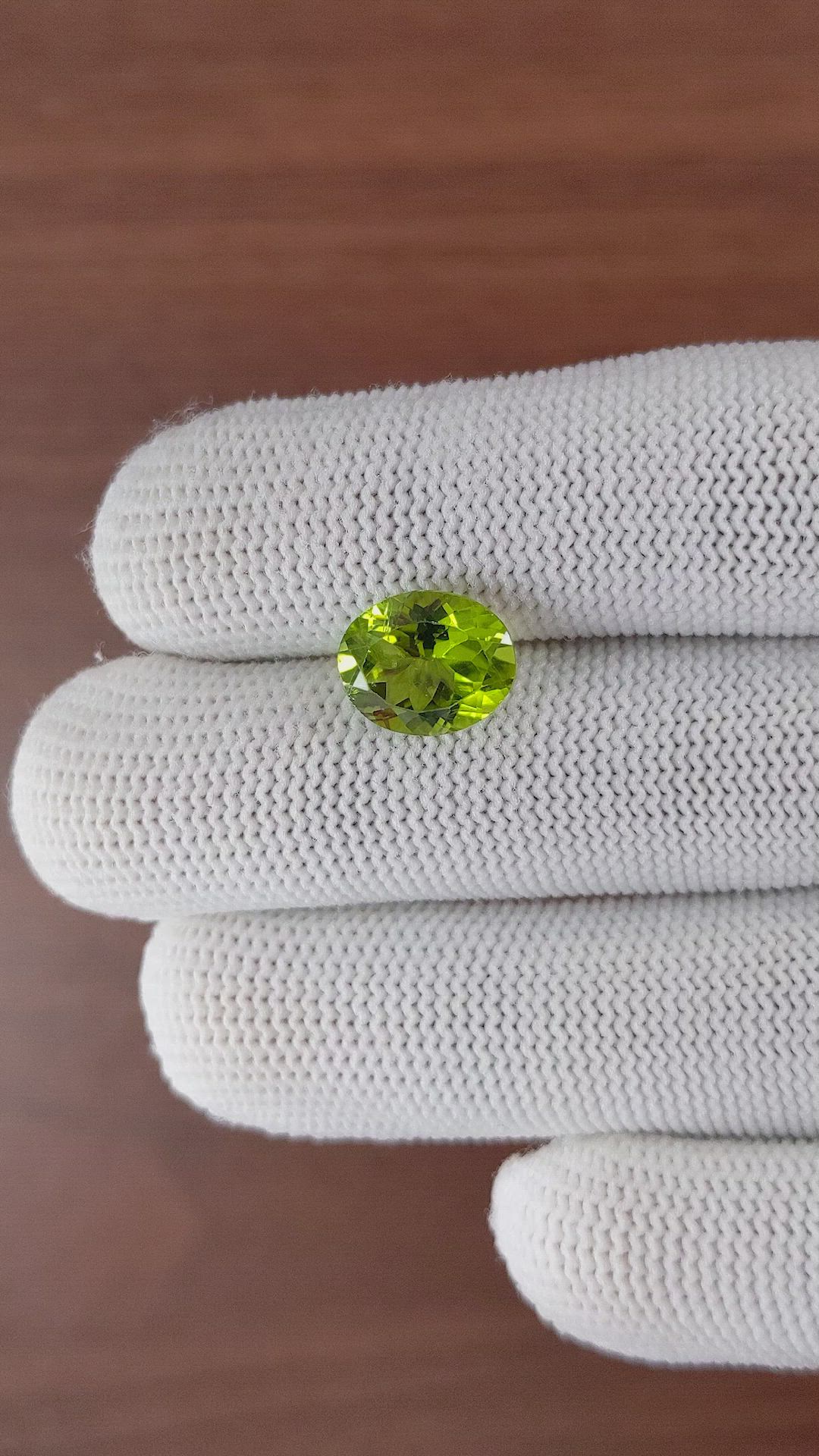 4.80 Ct. Peridot from Ceylon (Sri Lanka) Size Video