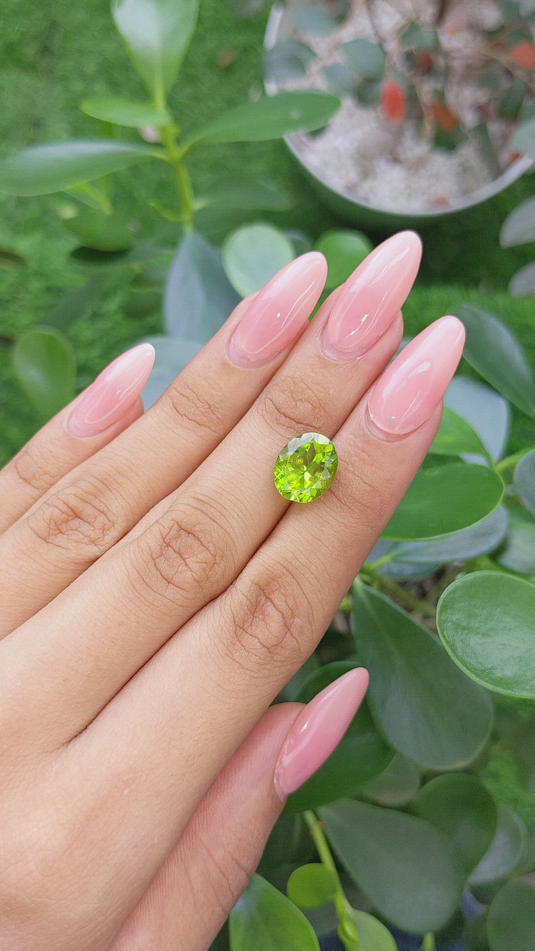 4.80 Ct. Peridot from Ceylon (Sri Lanka) Size Video