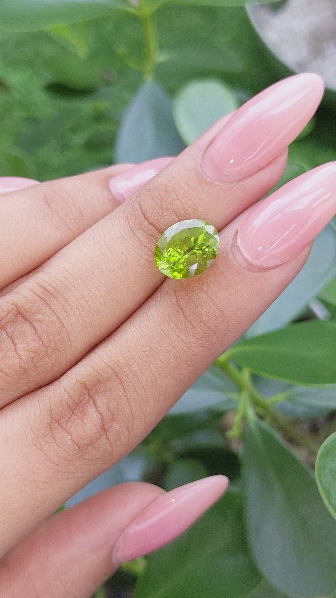 4.14 Ct. Peridot from Ceylon (Sri Lanka) Size Video