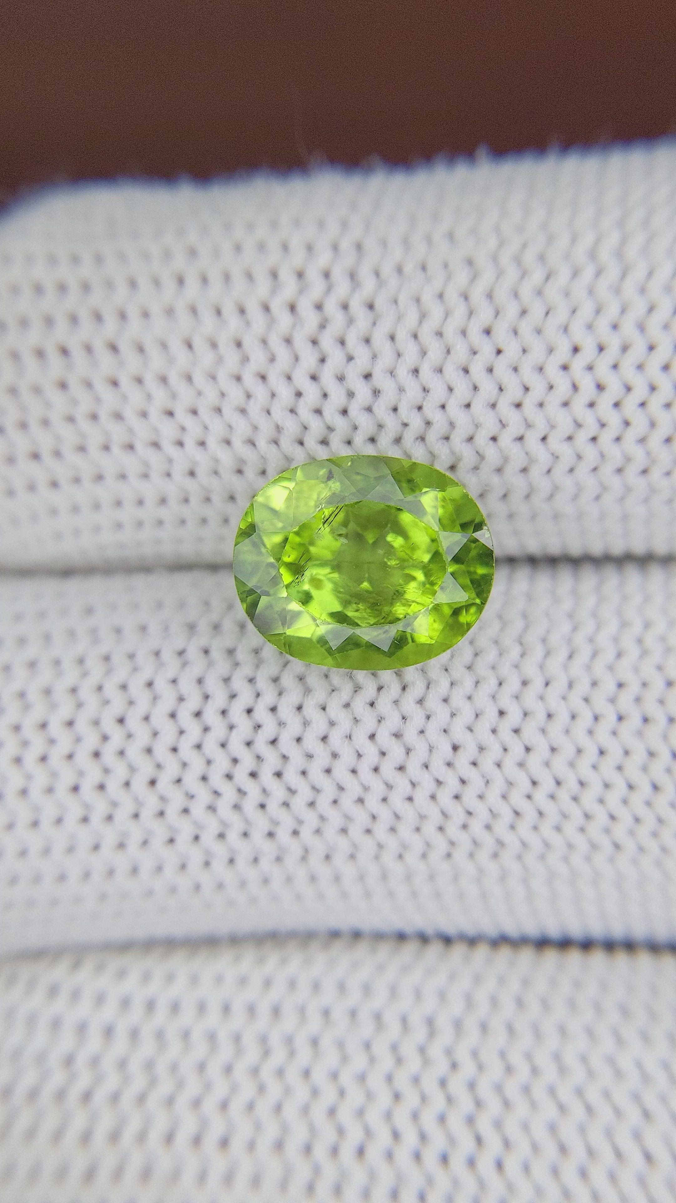 4.61 Ct. Peridot from Ceylon (Sri Lanka) Size Video