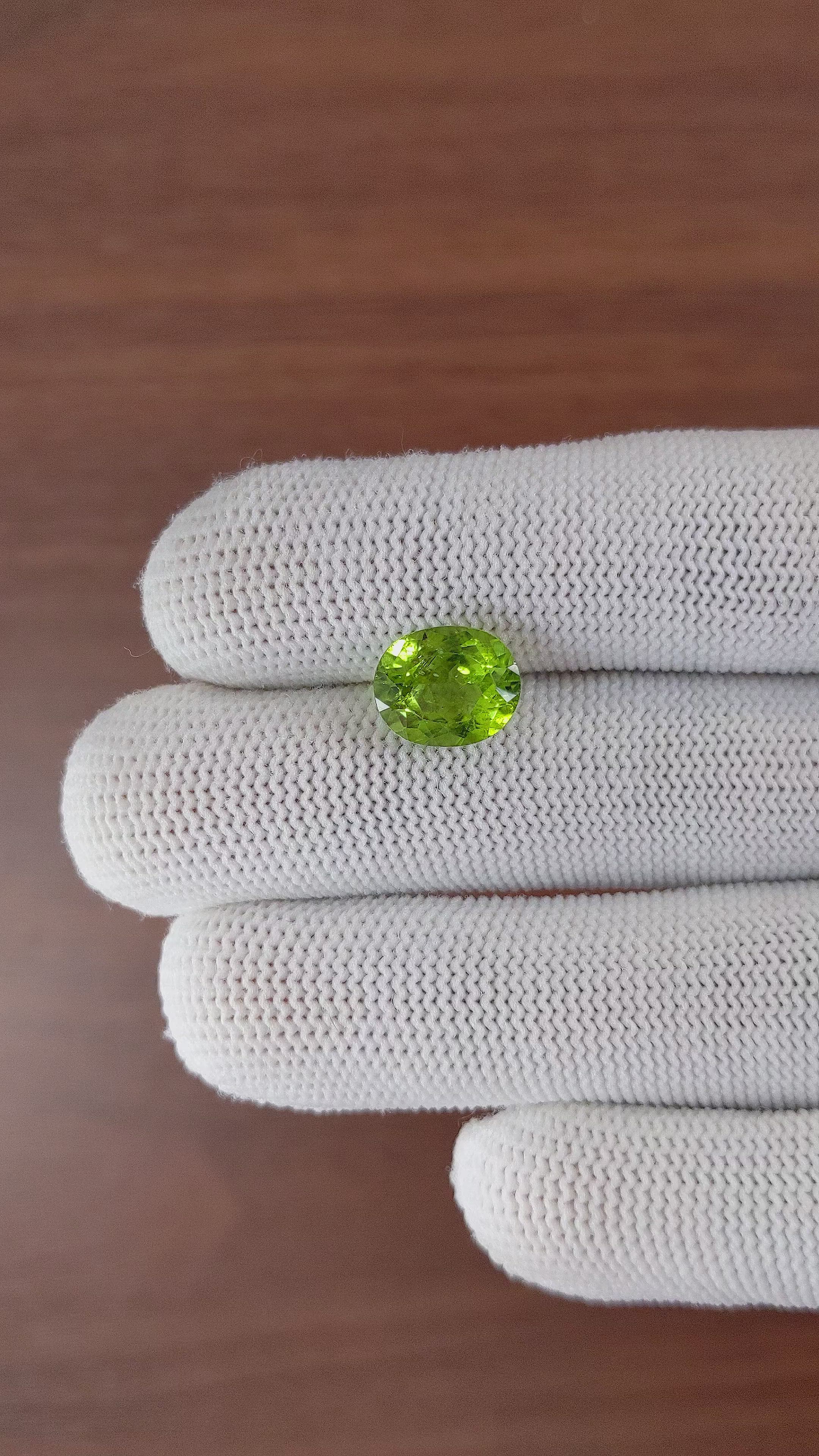 4.61 Ct. Peridot from Ceylon (Sri Lanka) Size Video